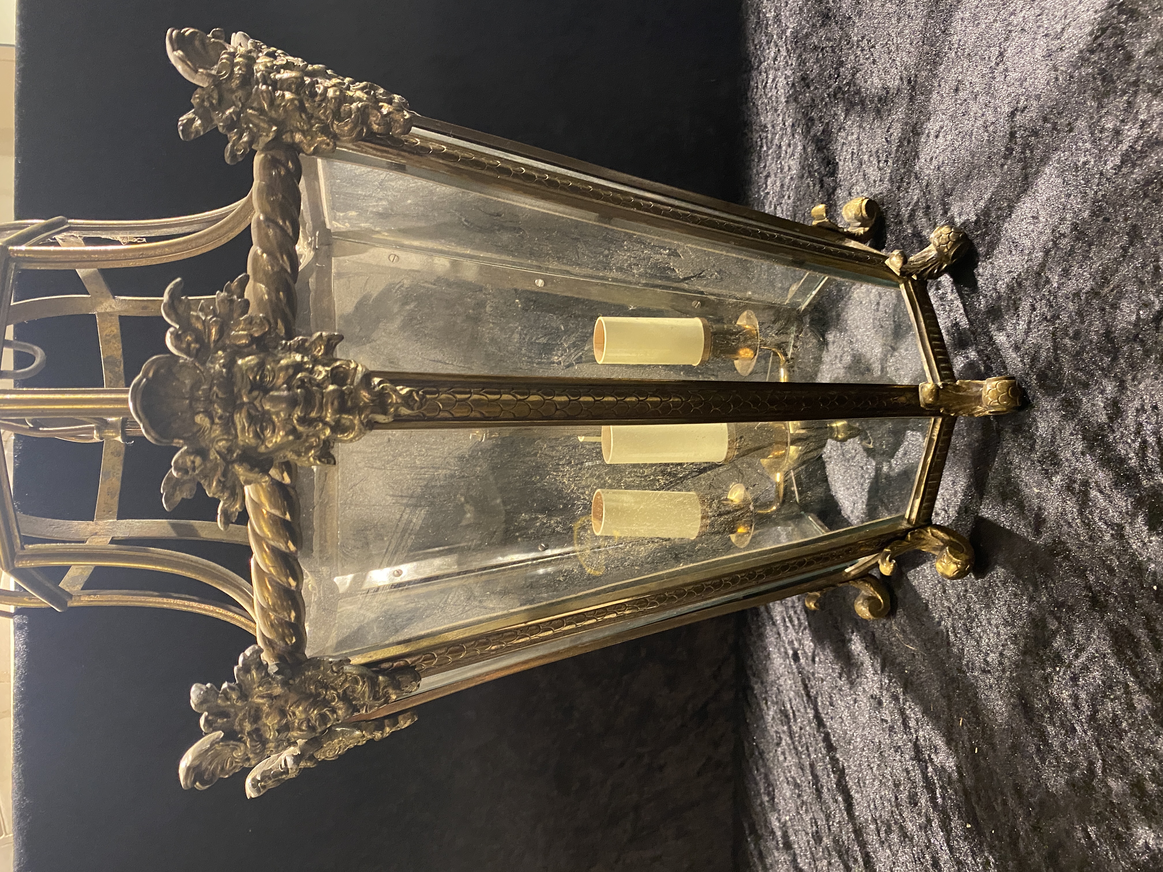 A late 19th century Louis XIV style gilt bronze hall lantern - Image 9 of 14