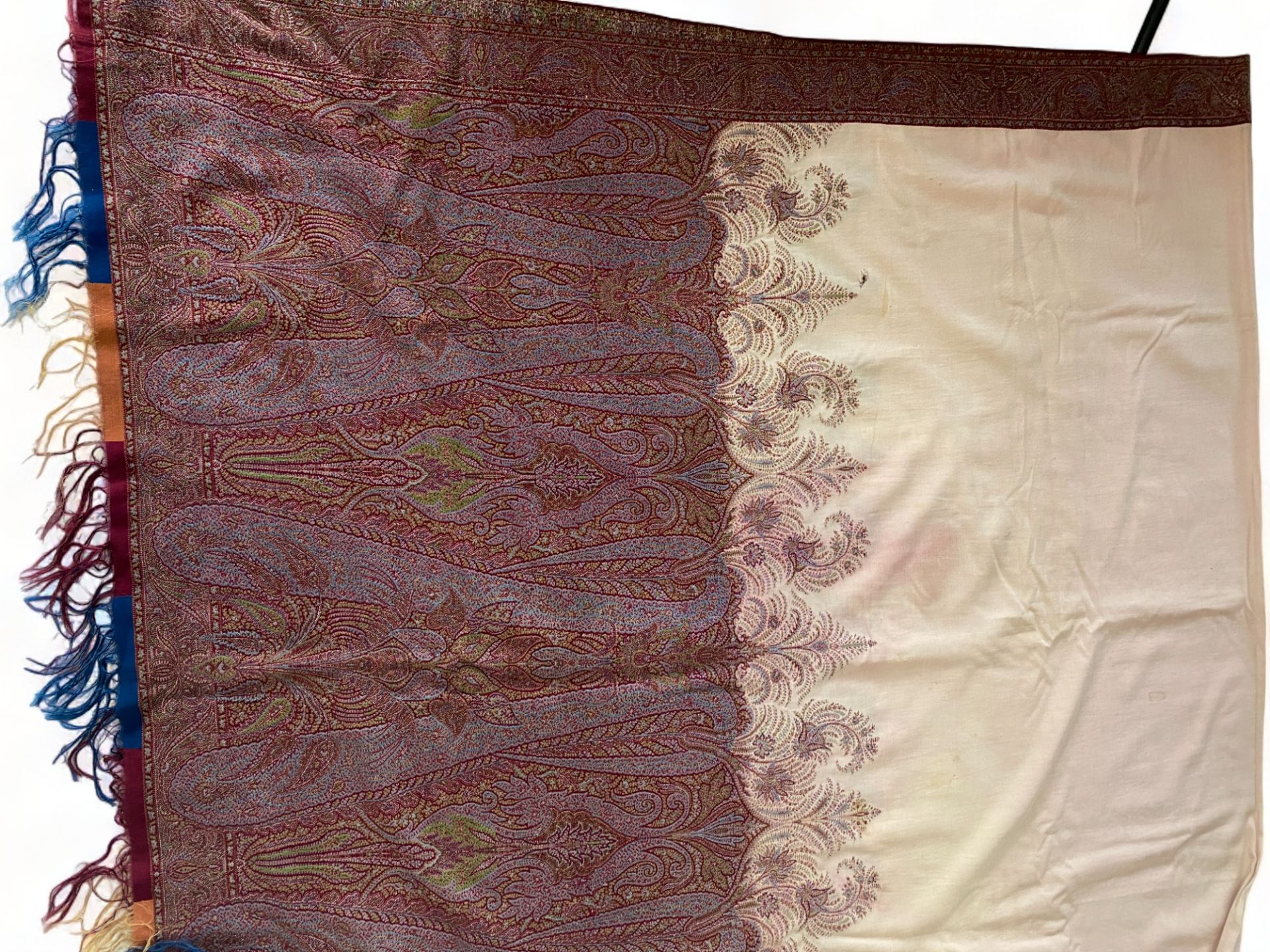 A 19th century red, blue and cream paisley wool and cotton shawl - Image 2 of 7