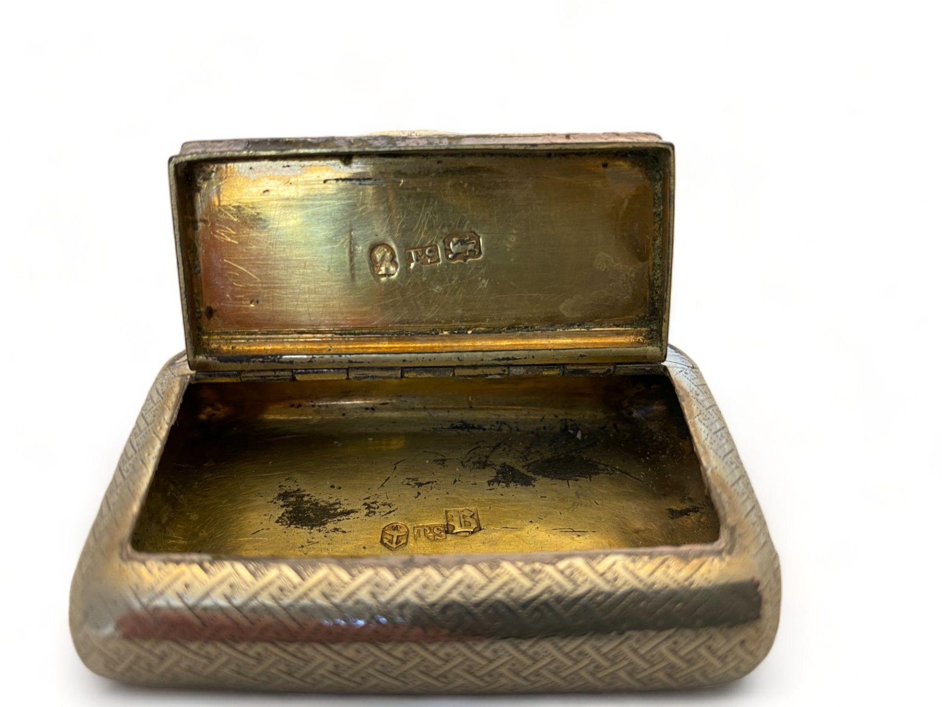 A George IV rectangular silver snuff box by Thomas Shaw, Birmingham,1825 - Image 5 of 5