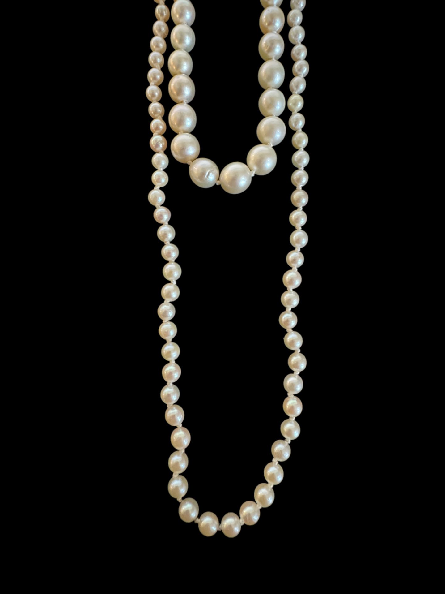 Two graduated cultured pearl necklaces, 9ct gold clasps - Image 4 of 6