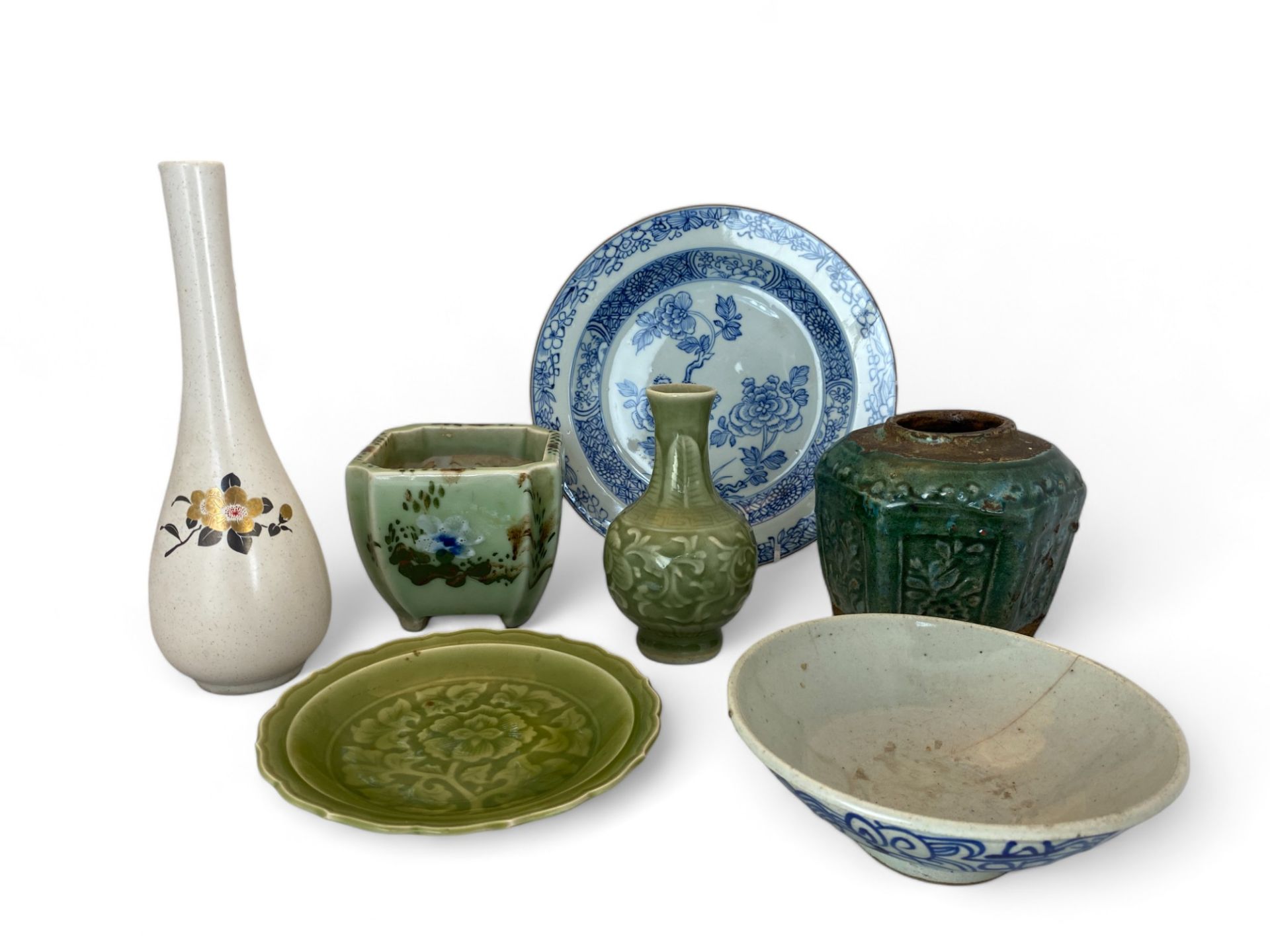 A quantity of Asian ceramics - Image 2 of 31