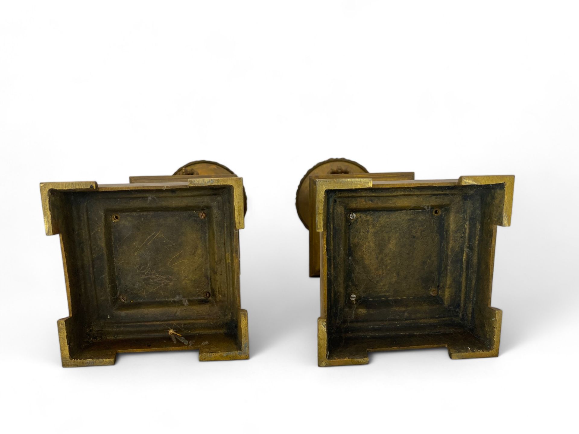 A pair of 19th century gilt bronze chimney ornaments - Image 6 of 12
