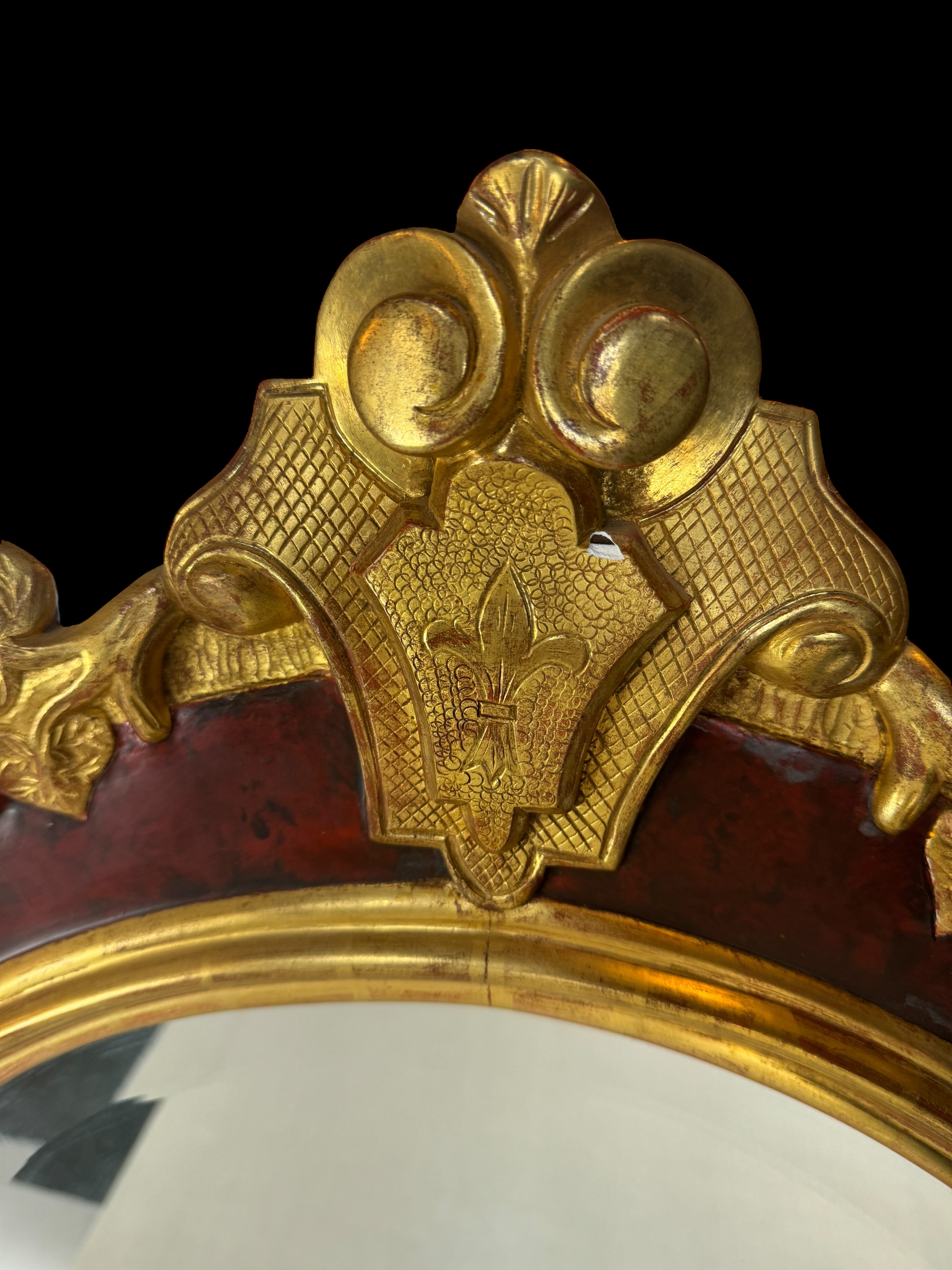 A 19th century Queen Anne style carved gilt wood and scarlet faux tortoiseshell pier mirror - Image 6 of 7