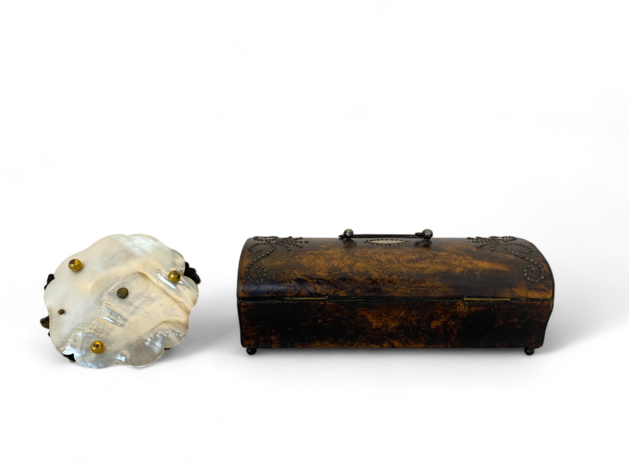 A mid 19th century French small burr walnut and cut steel decorated casket by Irlande, Palais Royal - Image 3 of 8