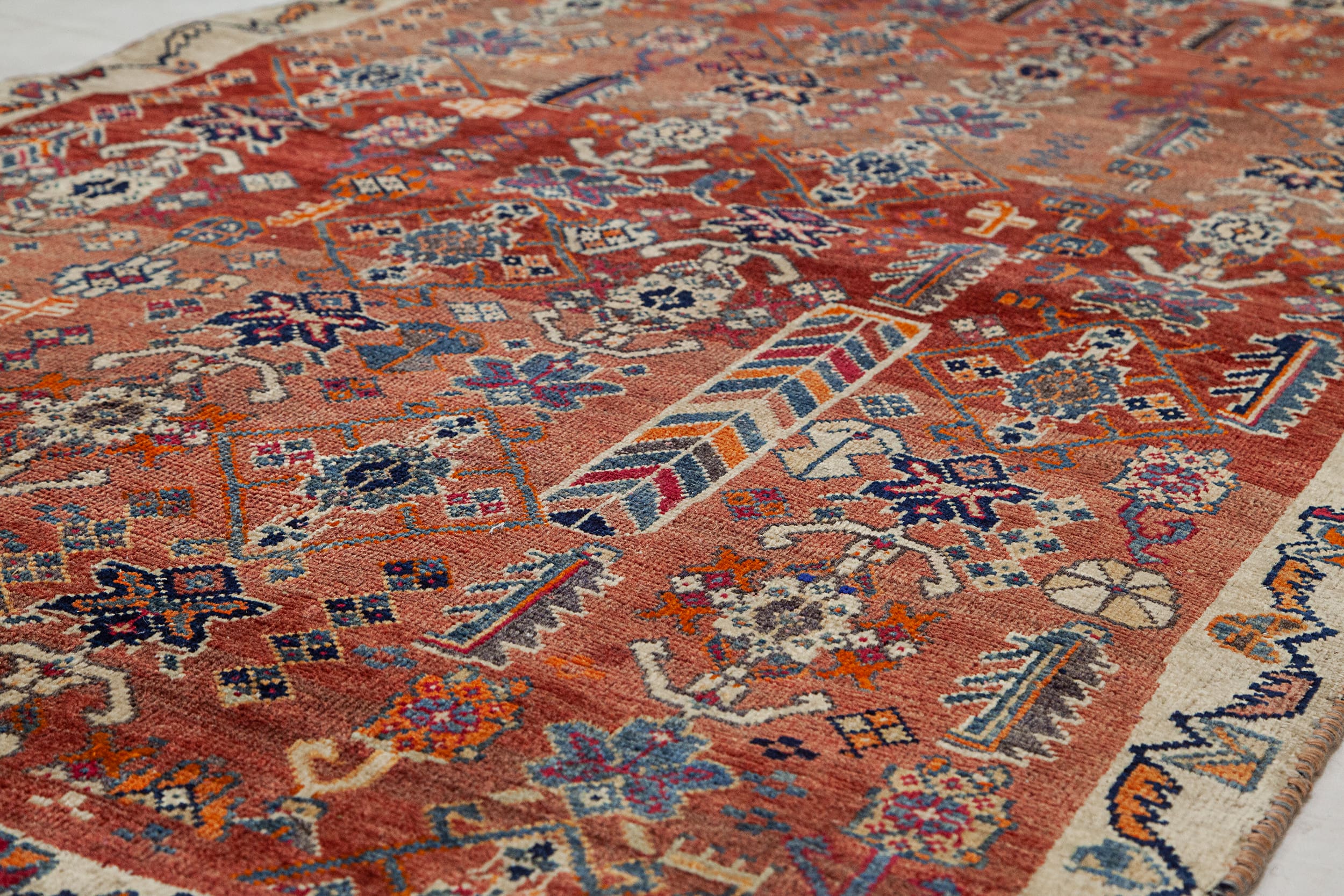 A Kashakooli rug, circa 1940 - Image 2 of 5