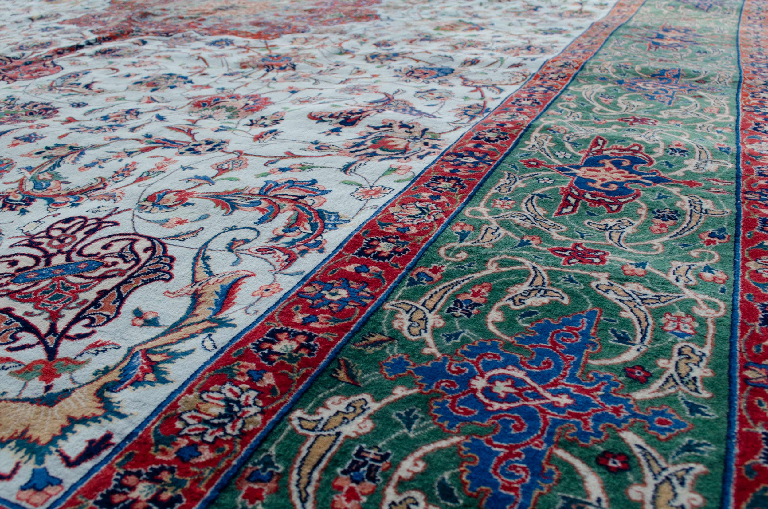 A vintage Tabriz carpet, North West Persia, circa 1980 - Image 3 of 8