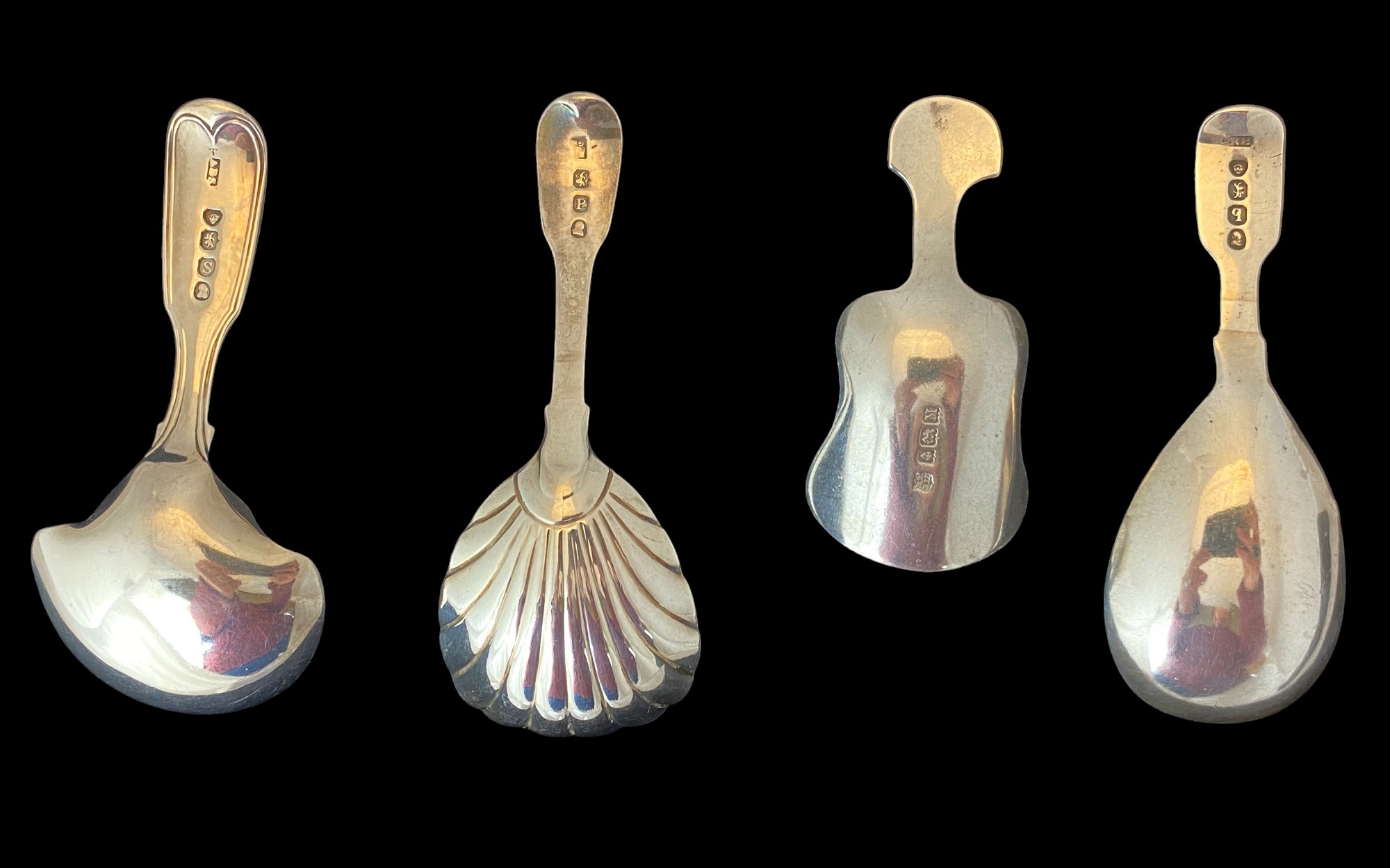 A group of four silver caddy spoons - Image 2 of 6