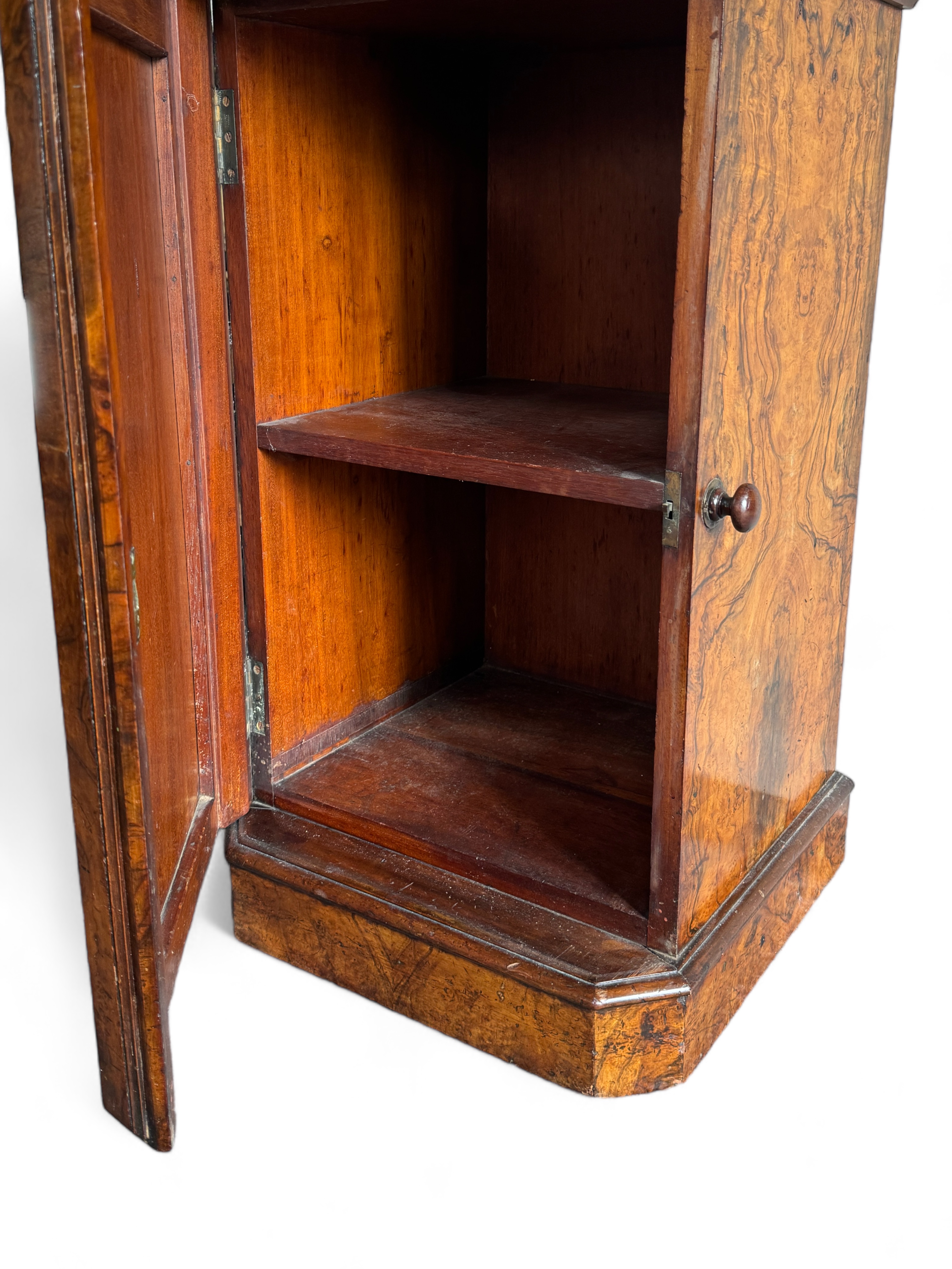 A Victorian burr walnut marble topped pot cupboard - Image 4 of 10