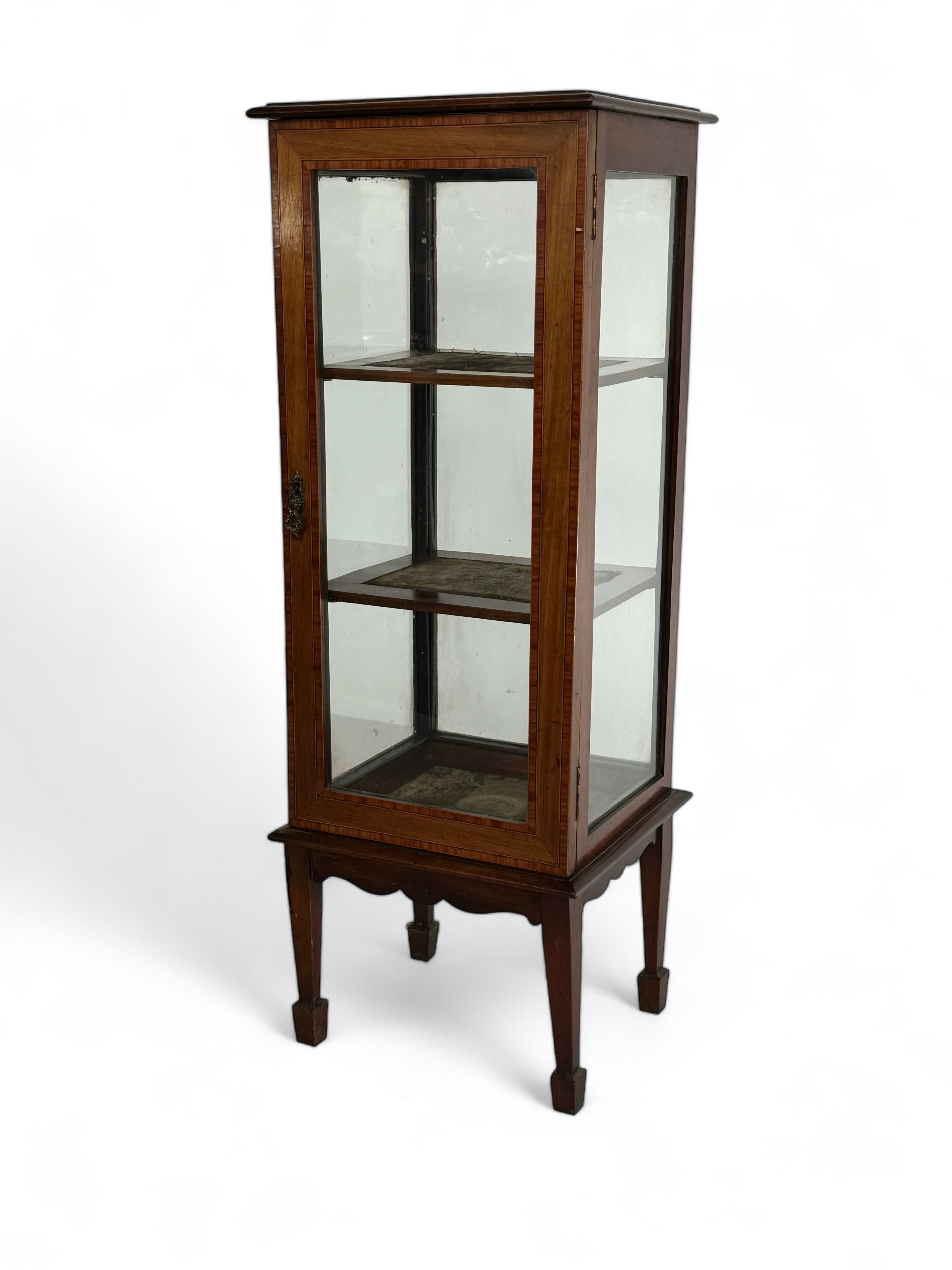 A small Edwardian mahogany and satinwood banded freestanding display cabinet / vitrine