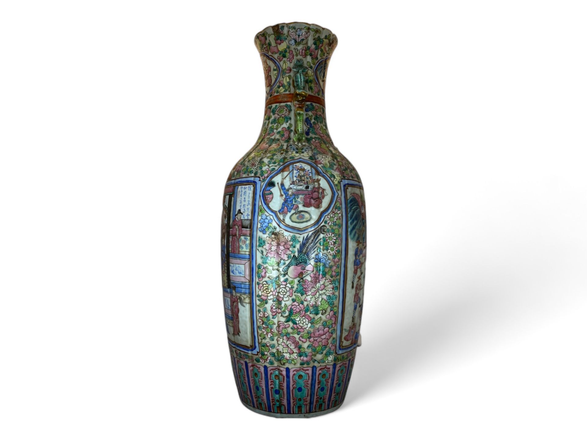 A large 19th century Cantonese famille rose vase - Image 2 of 6