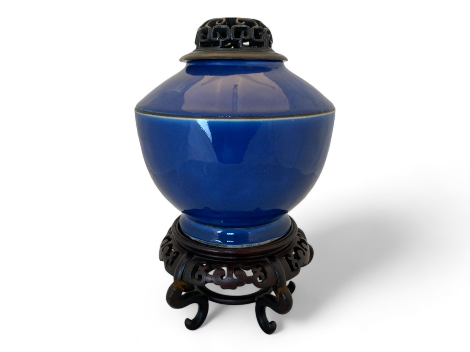 An 18th century Chinese porcelain monochrome blue vase with a pierced hardwood carved cover and stan - Image 4 of 12