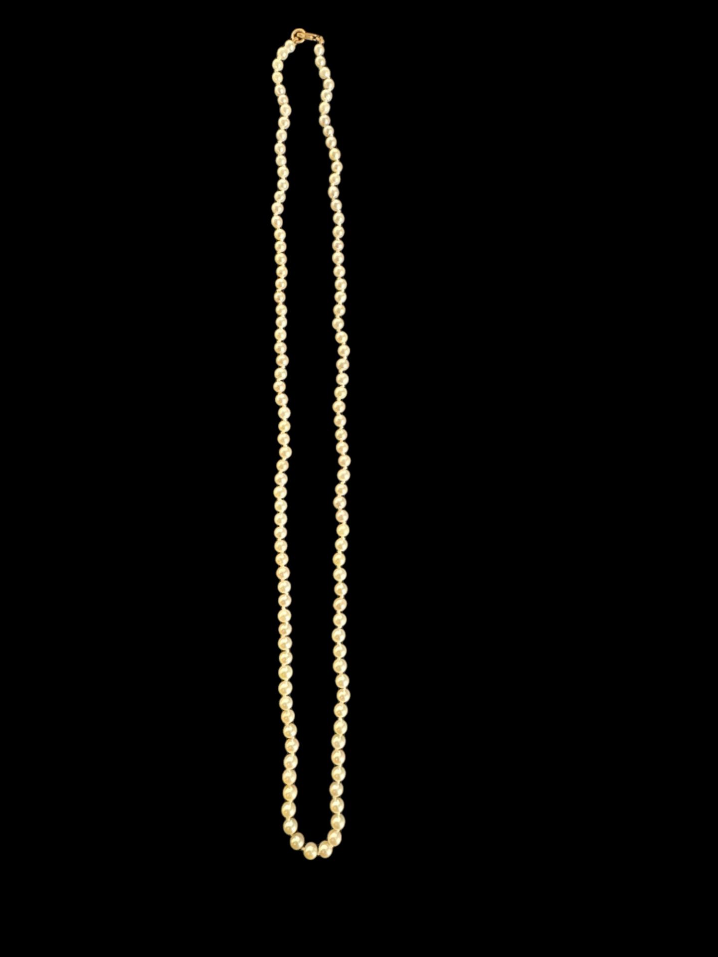 Two graduated cultured pearl necklaces, 9ct gold clasps - Image 3 of 6