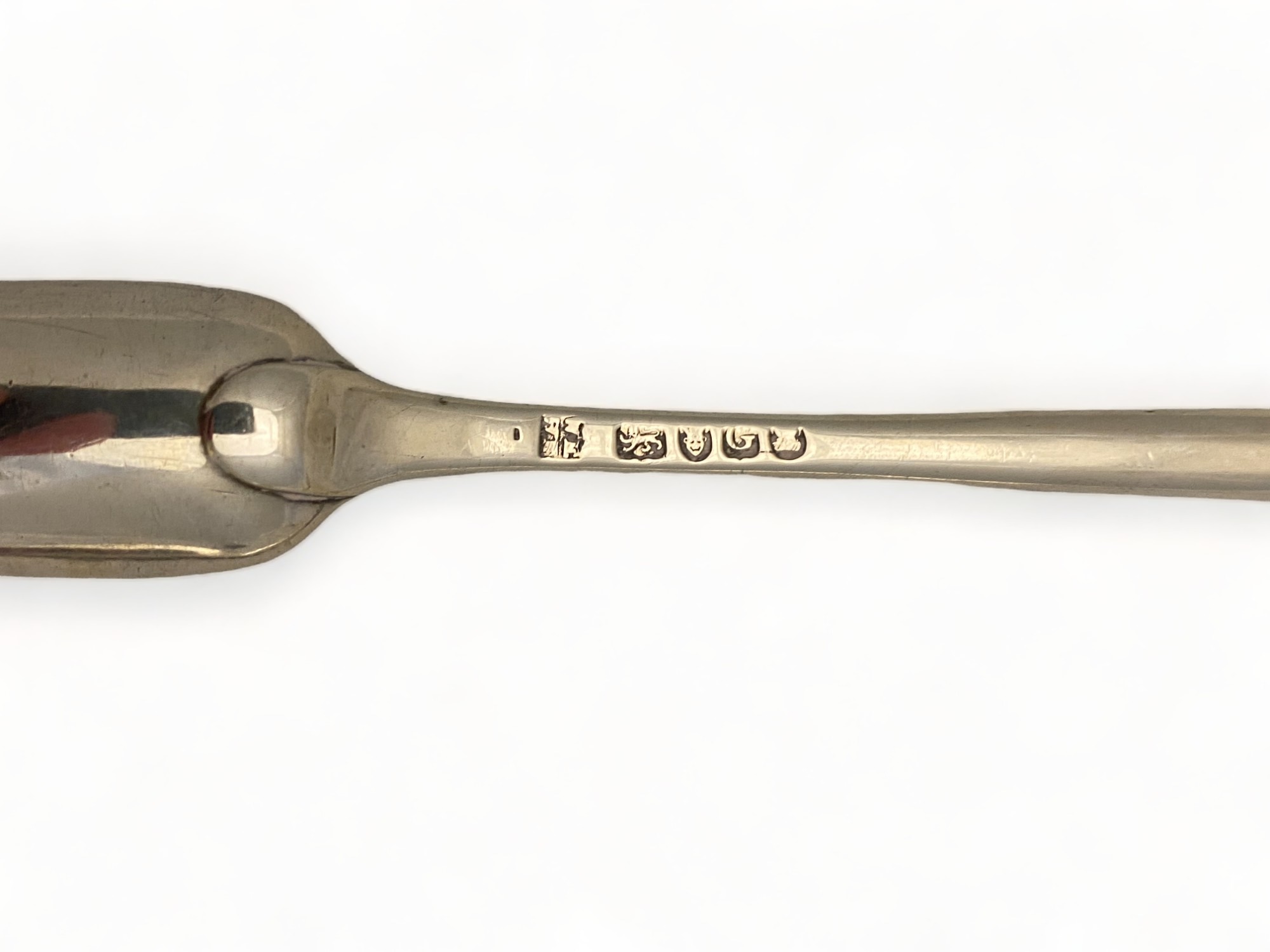 A George III Irish silver marrow scoop, Dublin, circa 1790, a George III Irish silver sauce ladle, D - Image 4 of 5