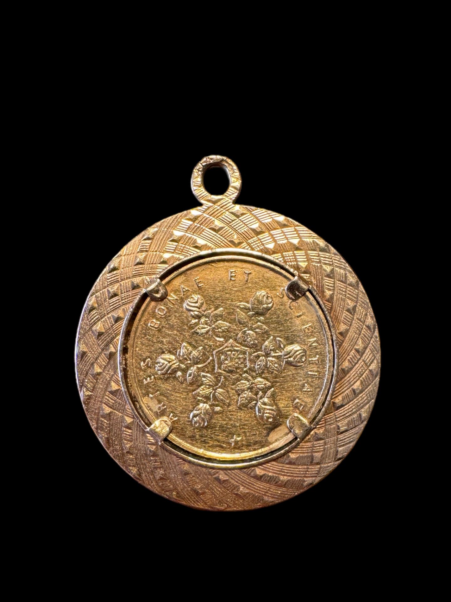 A pendant mounted with a commemorative coin featuring Elizabeth II opposite ‘ARTES BONAE ET SCIENTIA - Image 2 of 2