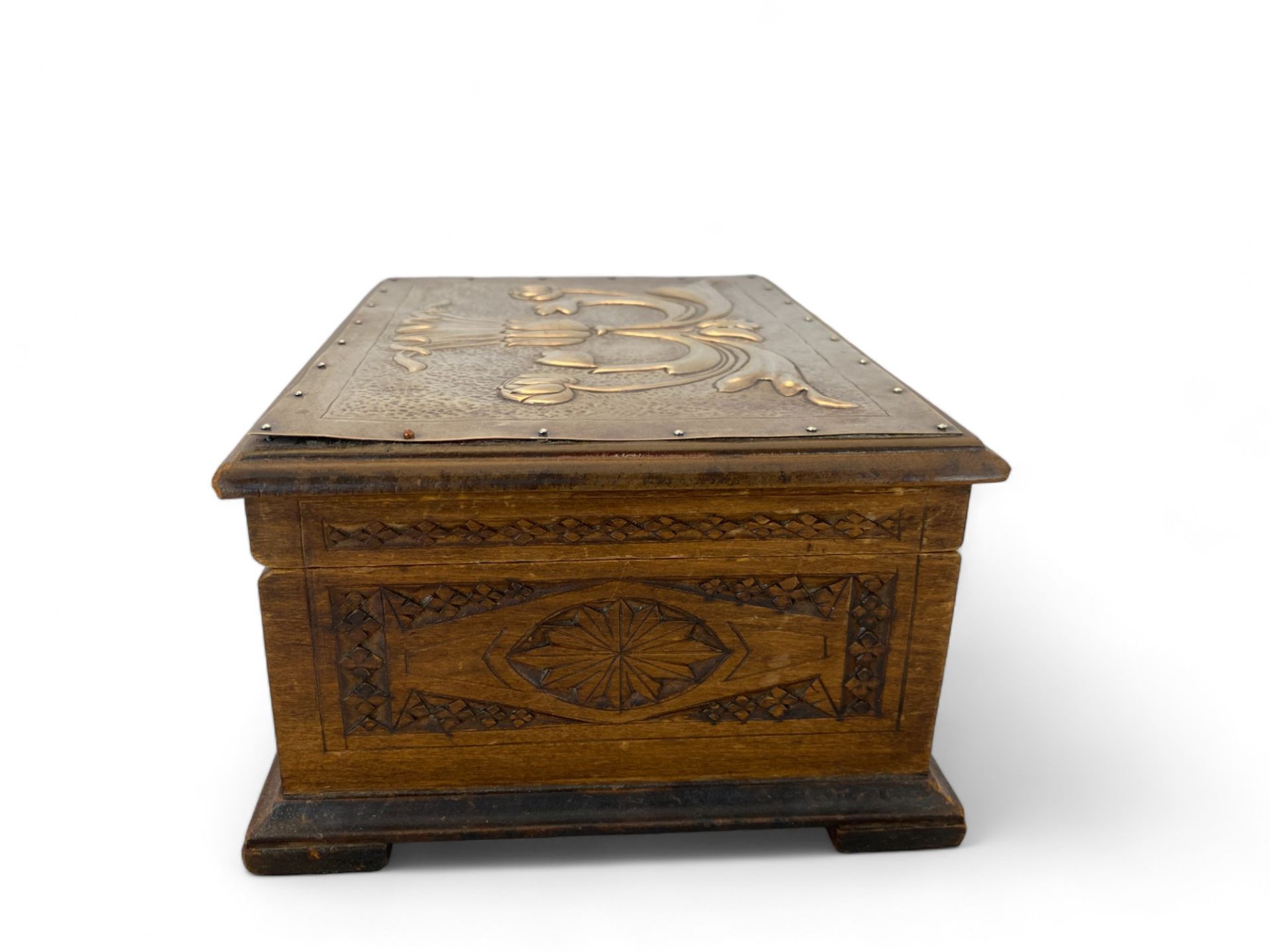 A 19th century mahogany writing slope, a mahogany workbox and an Art Nouveau box - Image 14 of 19