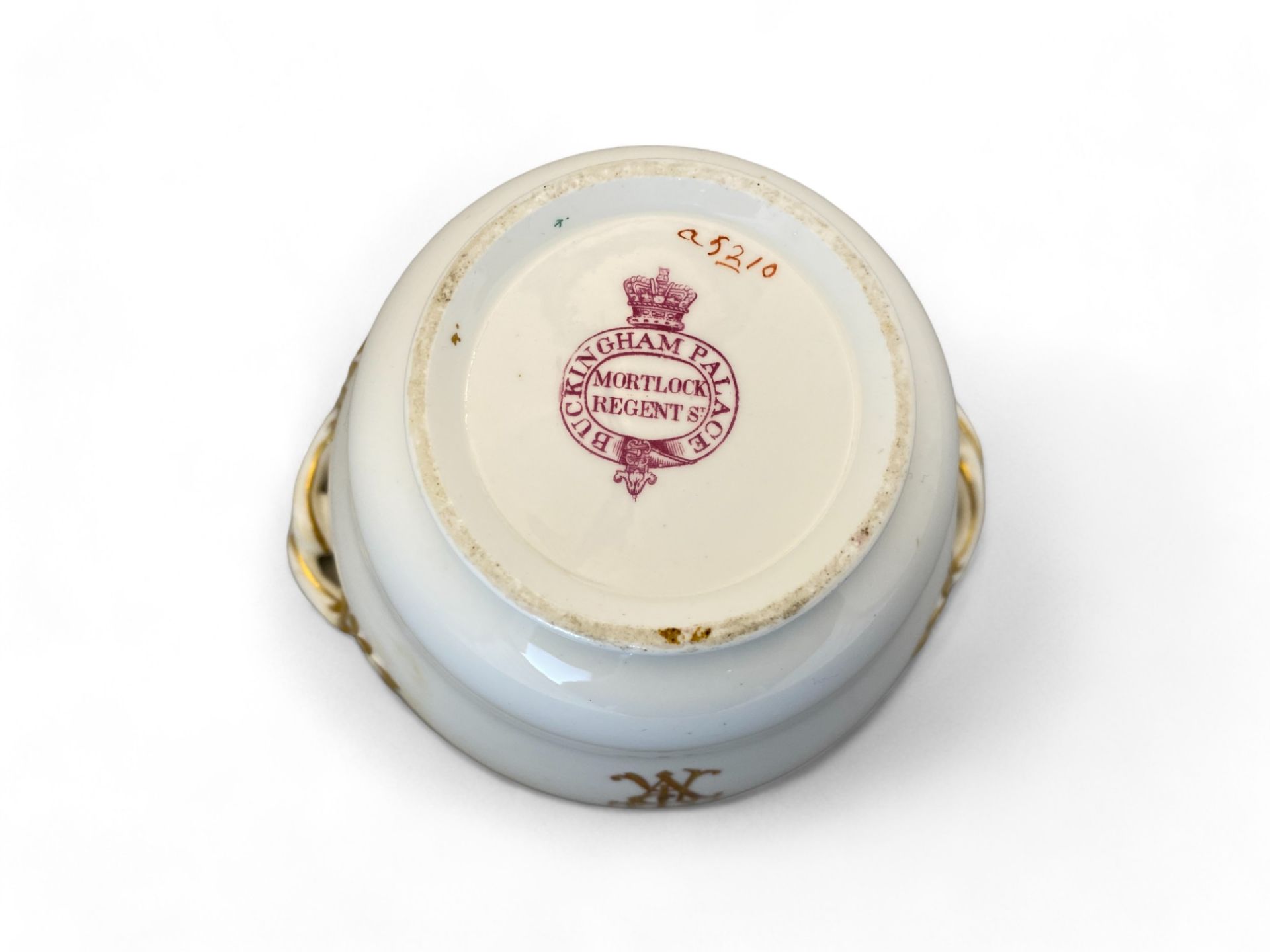 Of Royal Interest: A Mortlock China of Regent St white porcelain and gilt sugar bowl made for Queen - Image 7 of 7