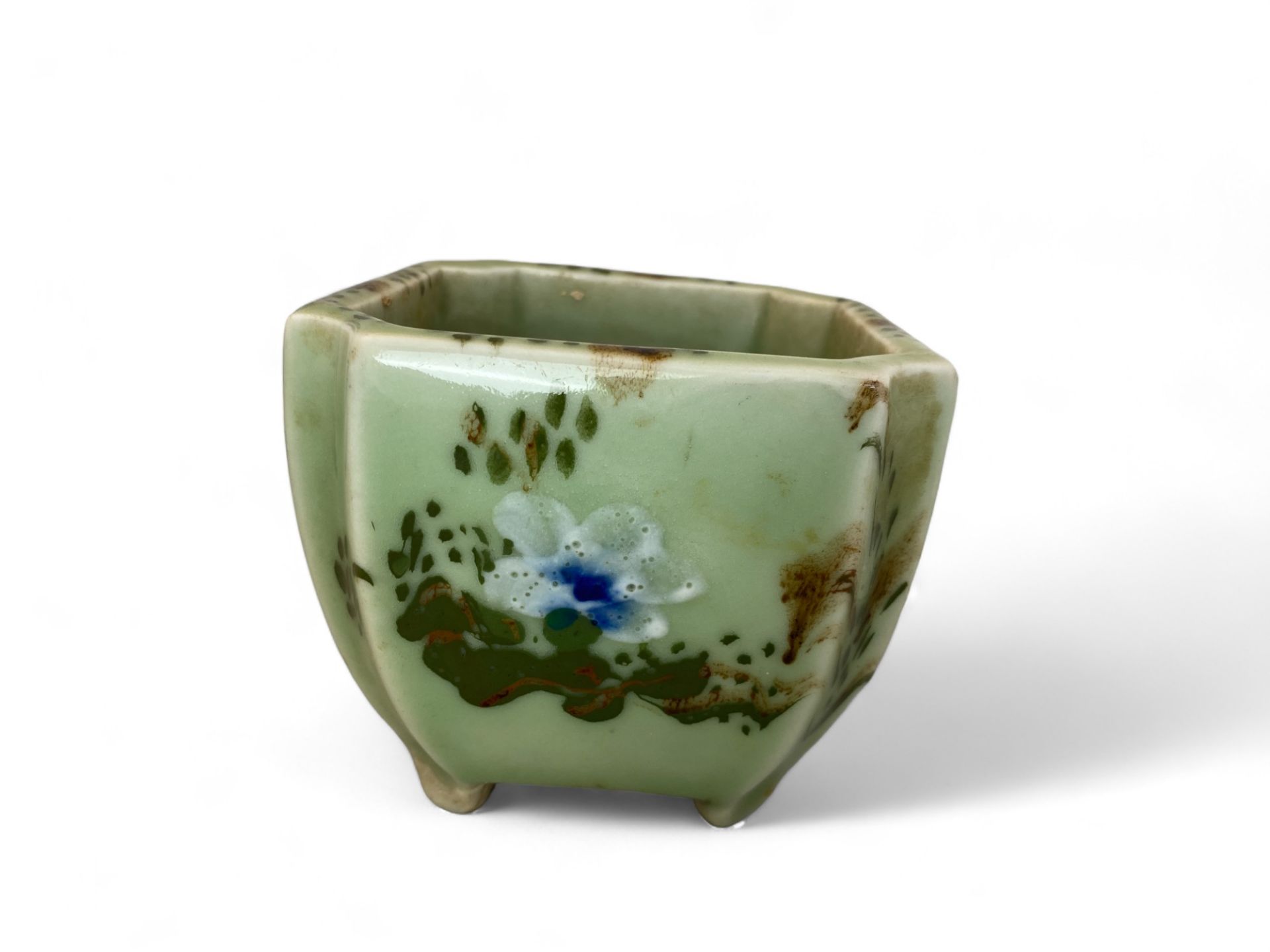 A quantity of Asian ceramics - Image 15 of 31