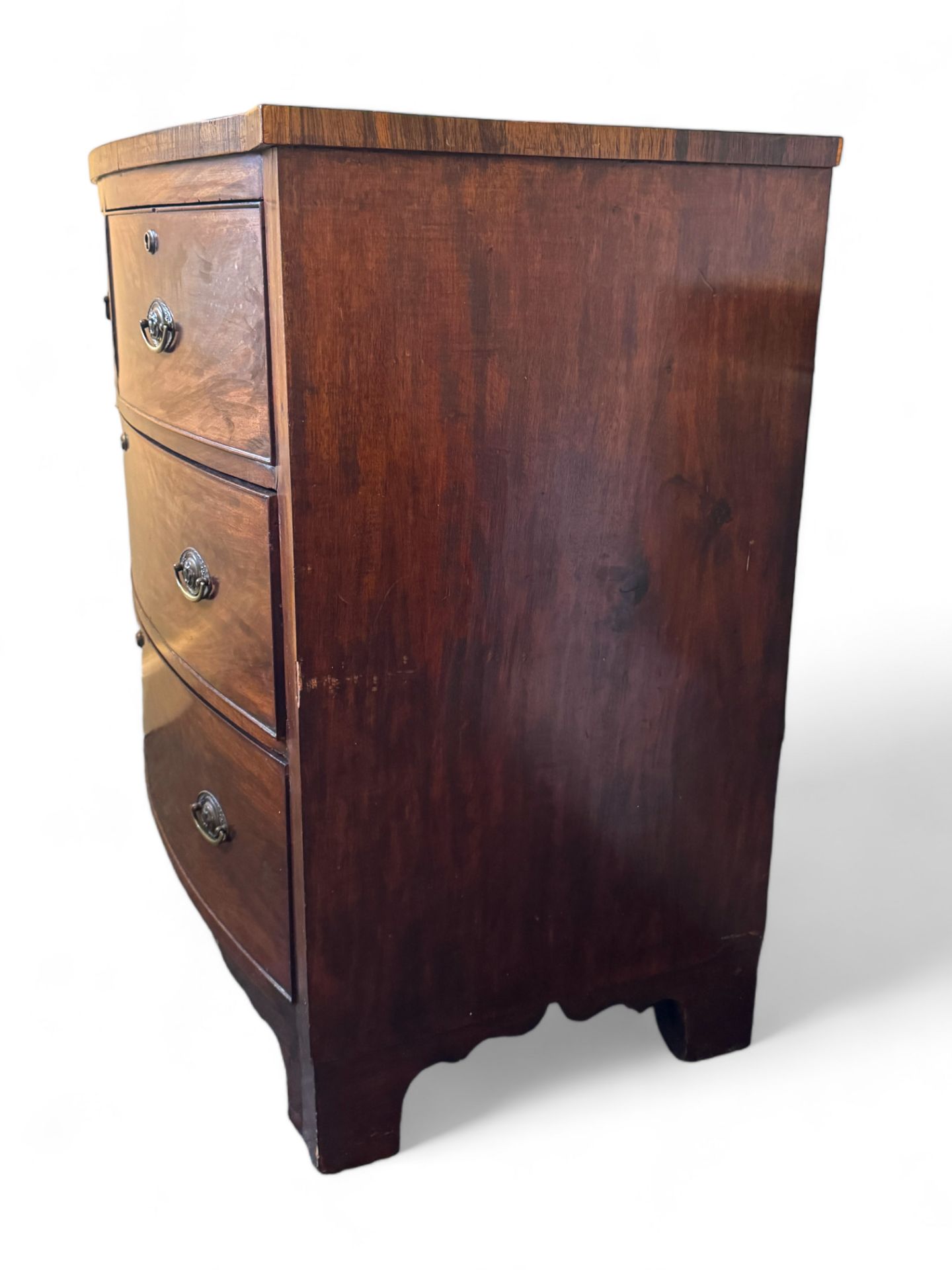 A Regency mahogany and rosewood crossbanded bow front chest - Image 3 of 4