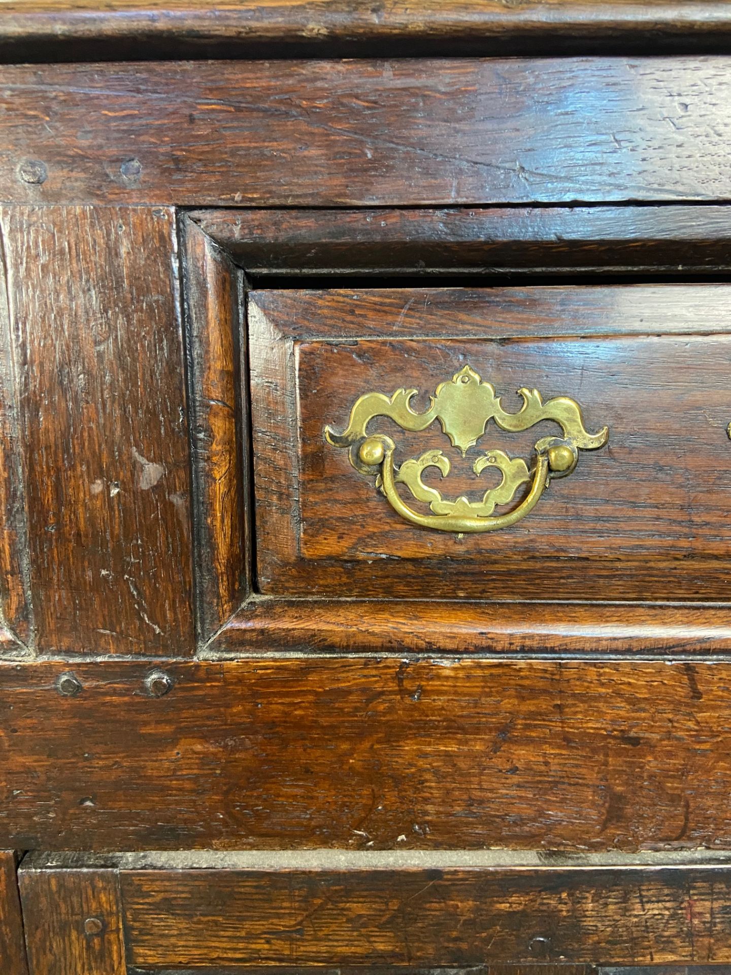 A late 17th century oak dresser base - Image 2 of 10