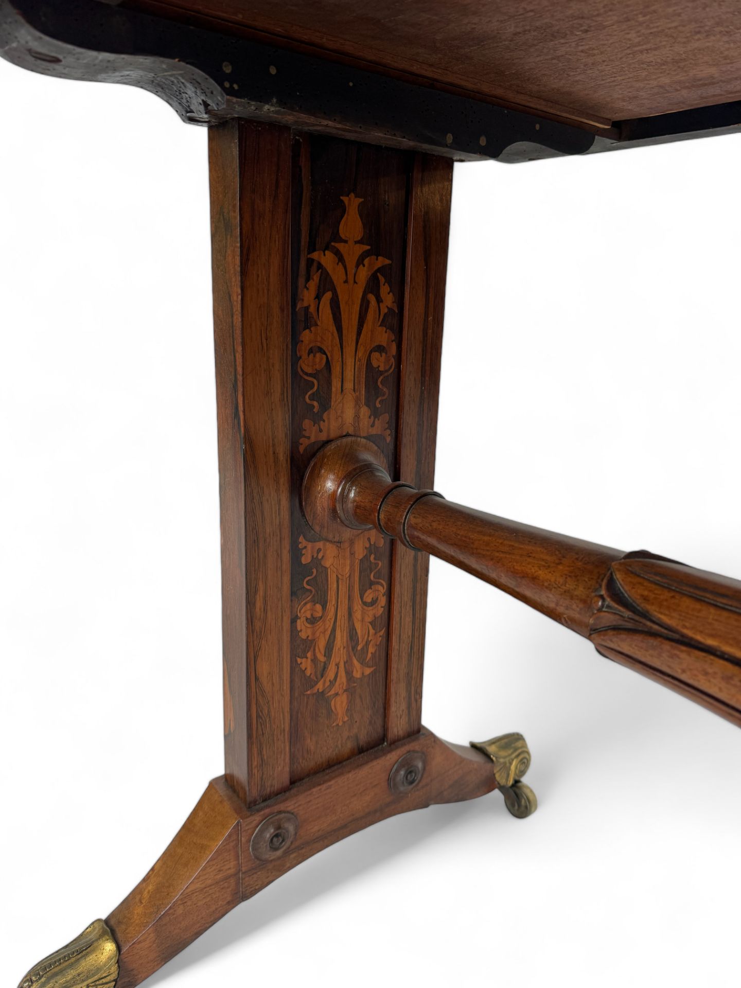 A Regency gonçalo alves and sycamore marquetry library table - Image 5 of 6