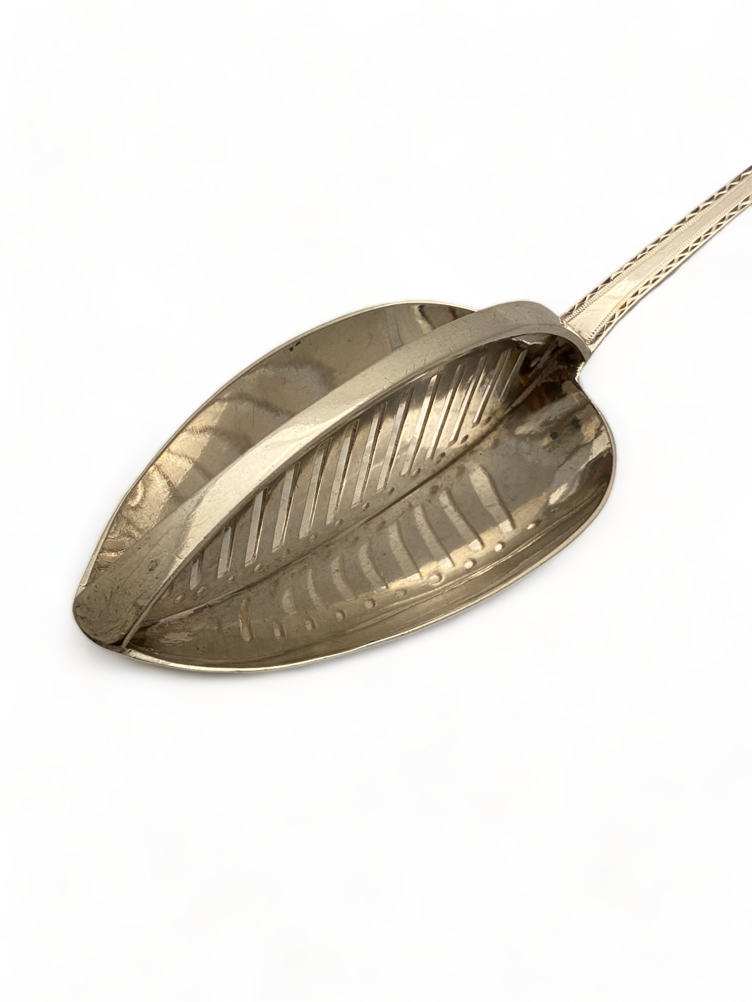A fine George III century Irish silver divided straining spoon, James Bradie, Dublin, 1797 - Image 2 of 7