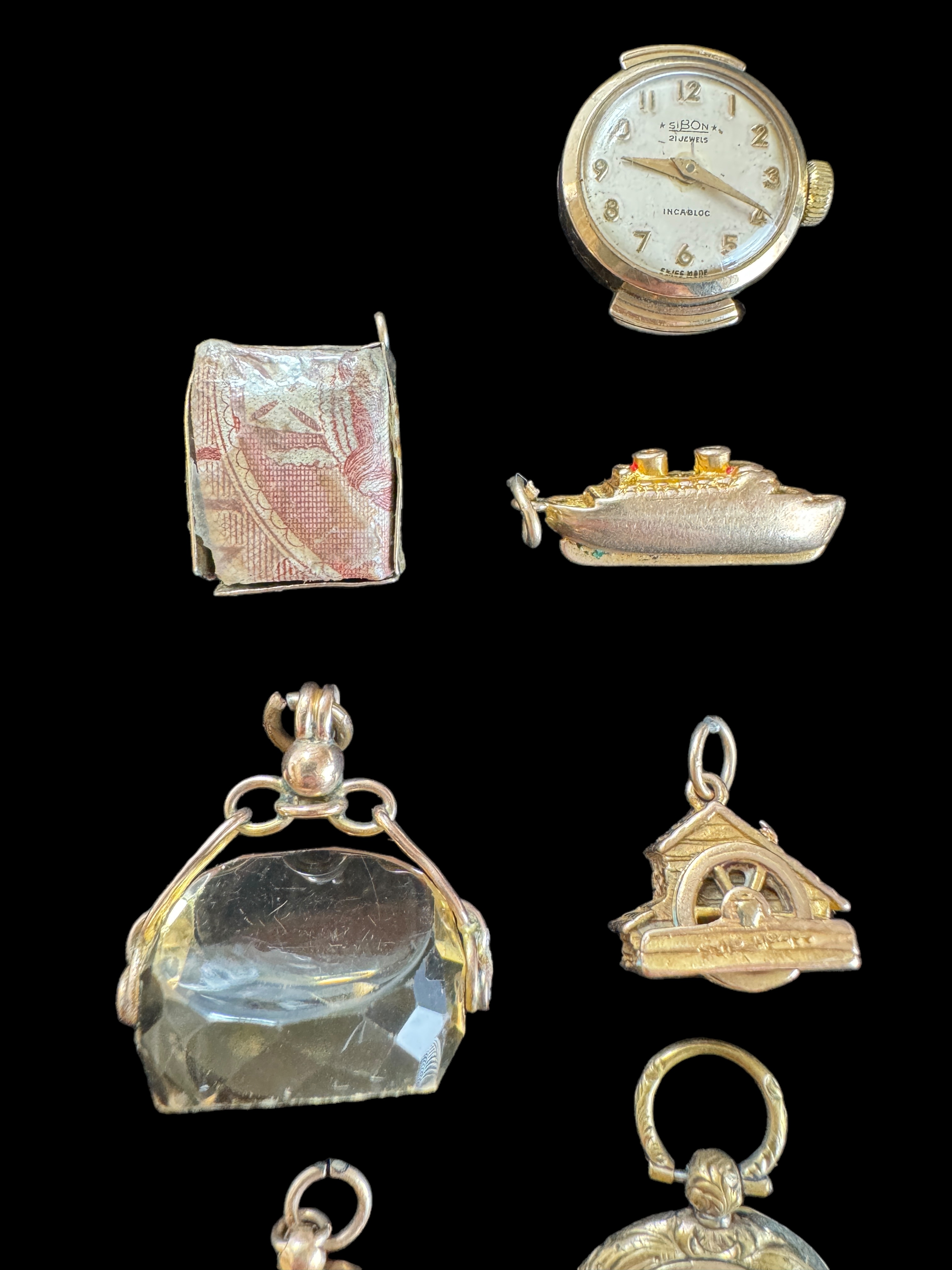 A selection of charms - Image 4 of 4