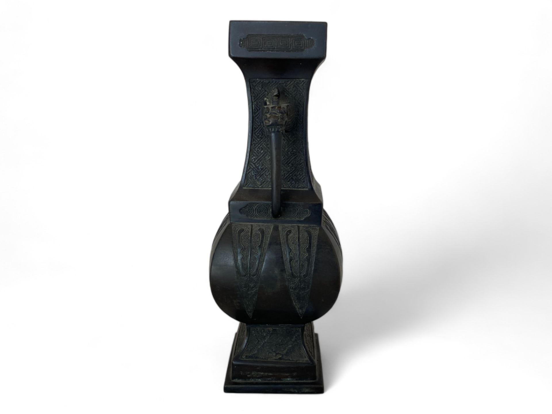A Chinese patinated bronze archaistic twin handled vase - Image 2 of 6