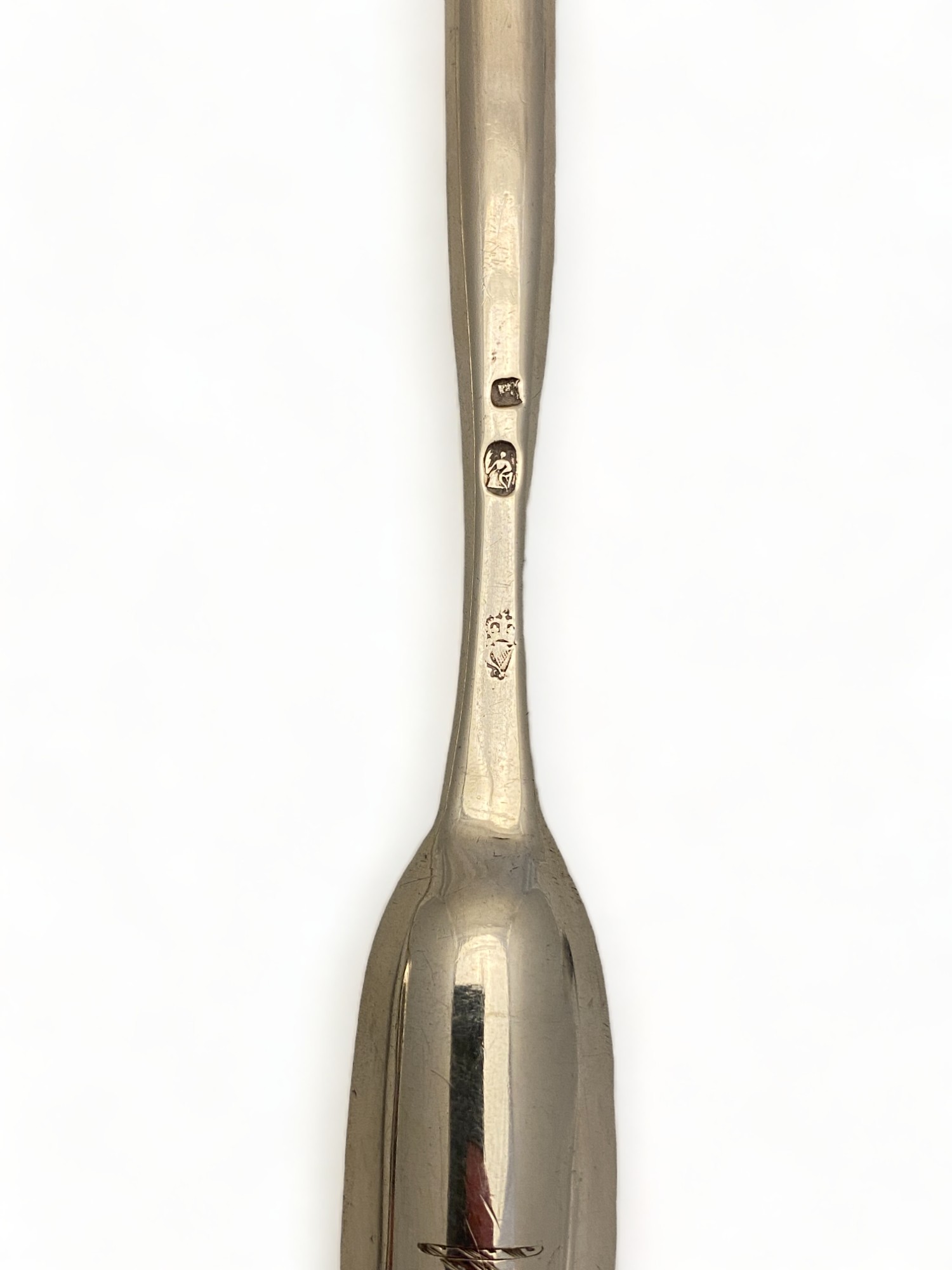 A George III Irish silver marrow scoop, Dublin, circa 1790, a George III Irish silver sauce ladle, D - Image 5 of 5