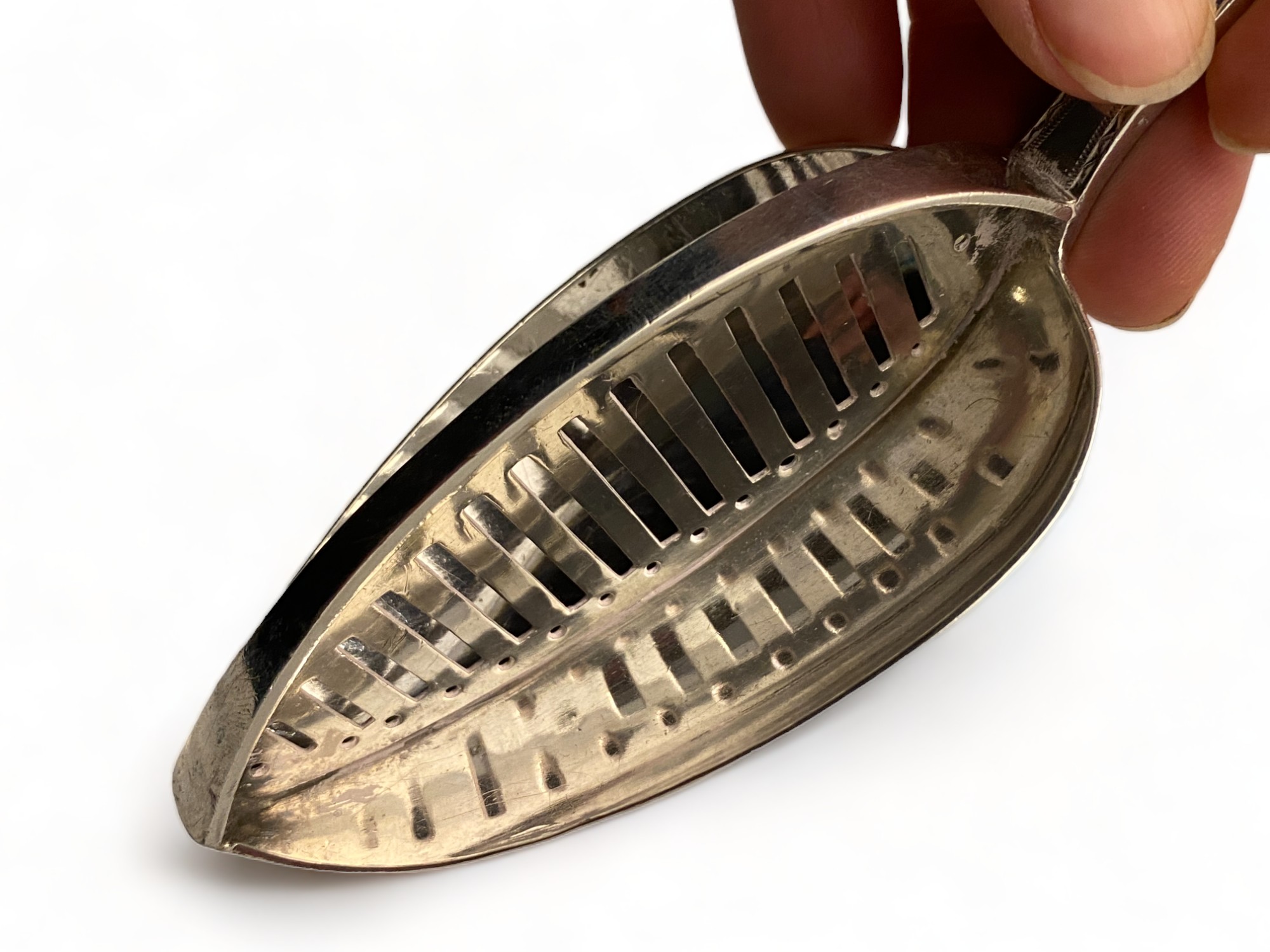 A fine George III century Irish silver divided straining spoon, James Bradie, Dublin, 1797 - Image 7 of 7