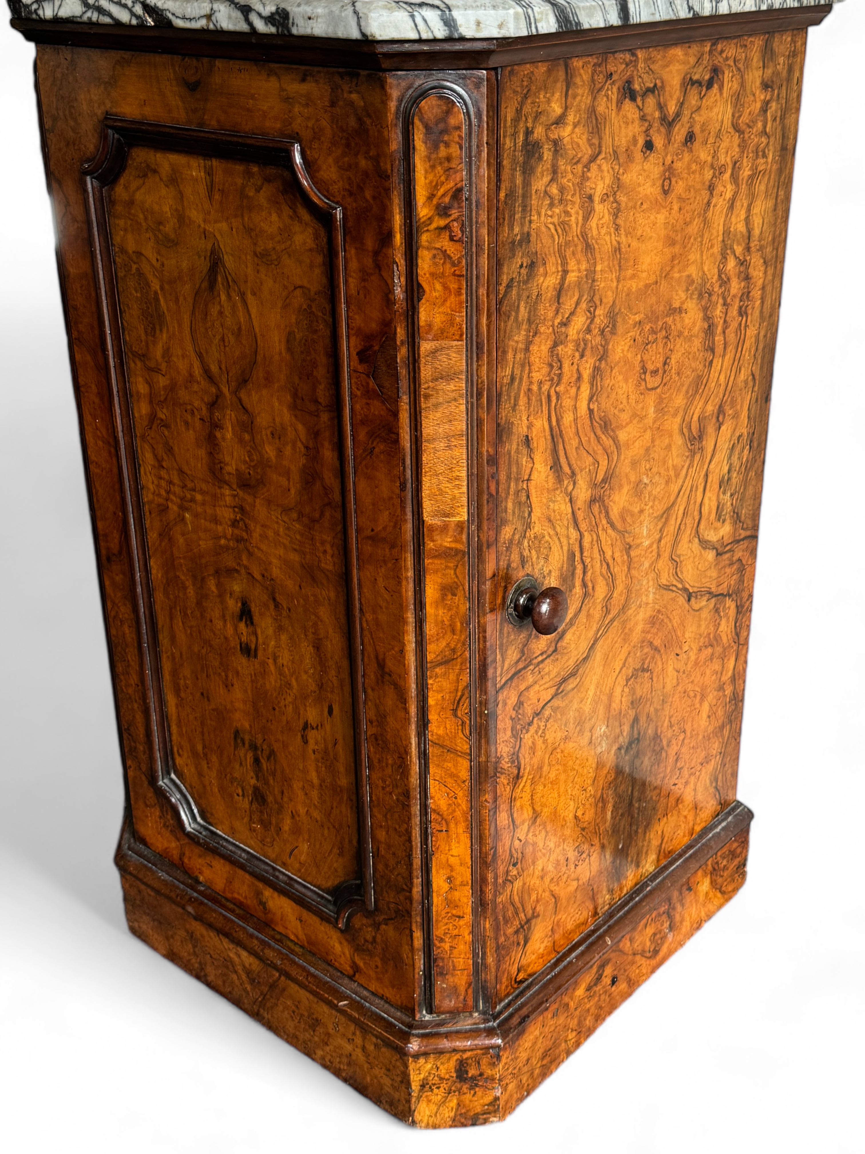 A Victorian burr walnut marble topped pot cupboard - Image 3 of 10