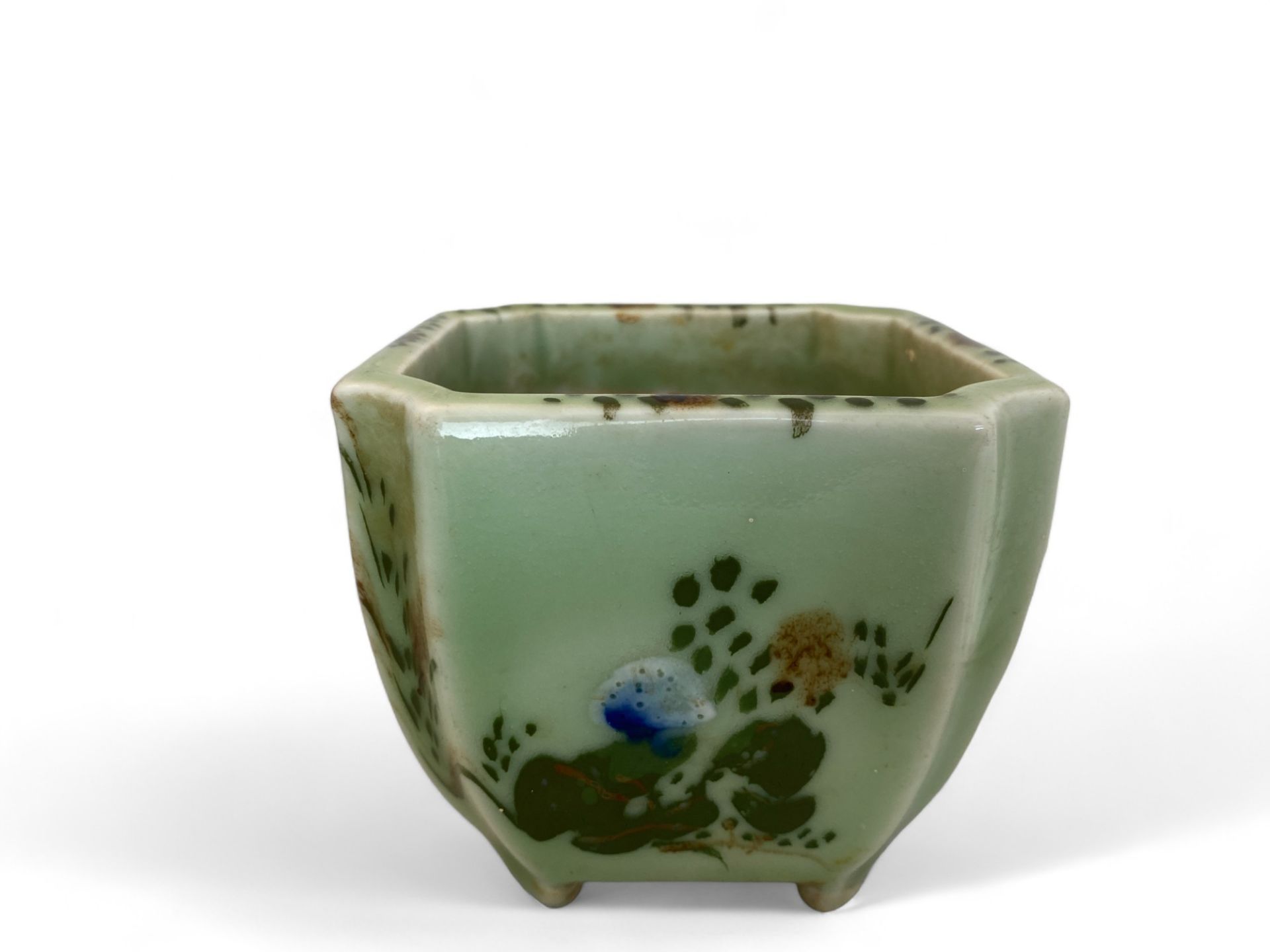 A quantity of Asian ceramics - Image 17 of 31
