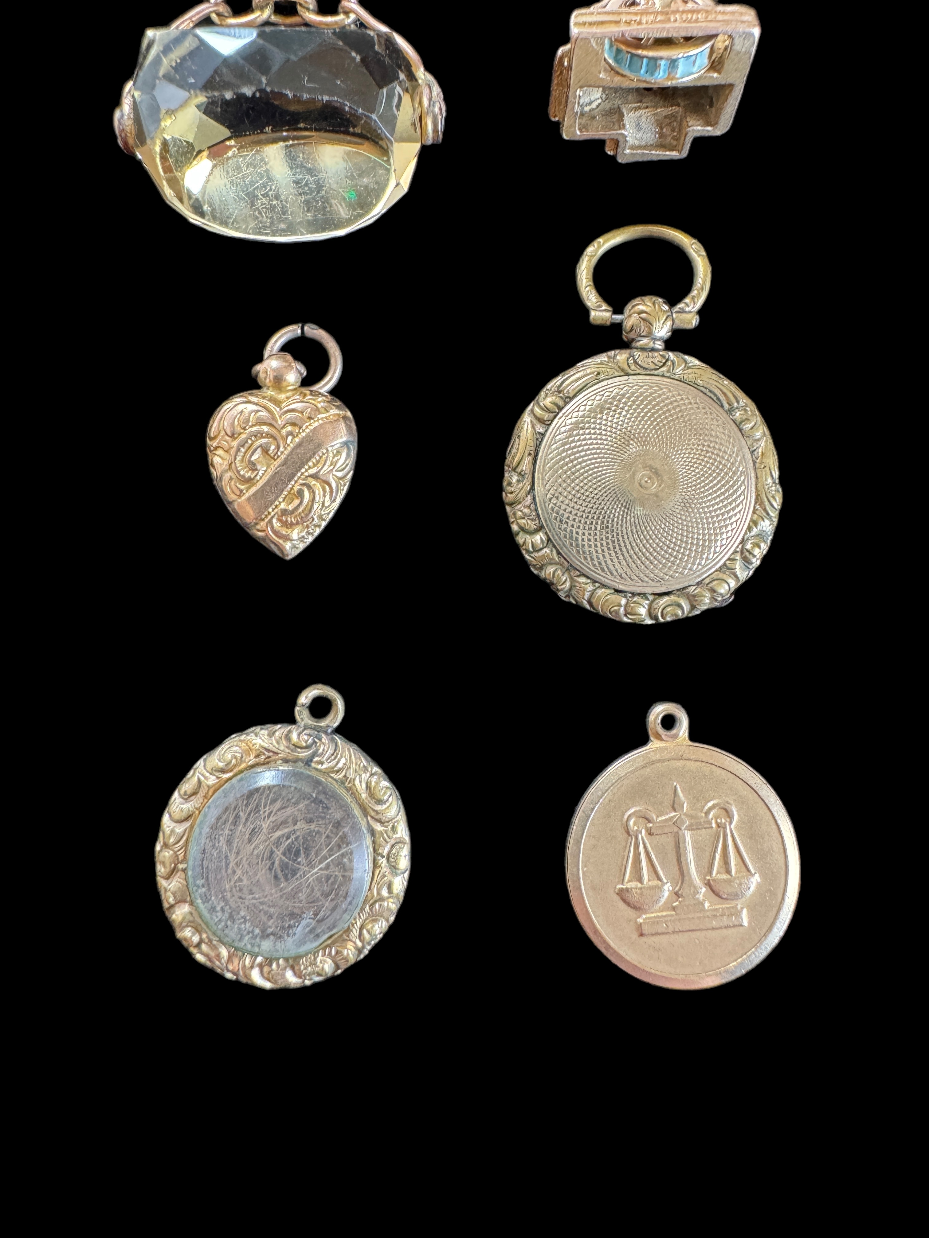 A selection of charms - Image 2 of 4