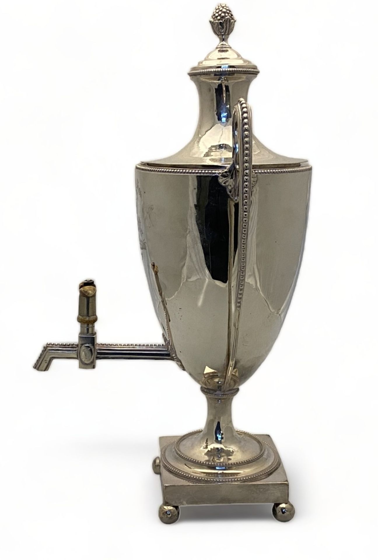 A small George III silver tea urn, William Holmes, London, 1783 - Image 2 of 19
