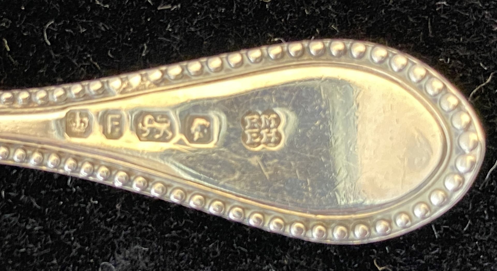 A group of five silver caddy spoons - Image 6 of 7