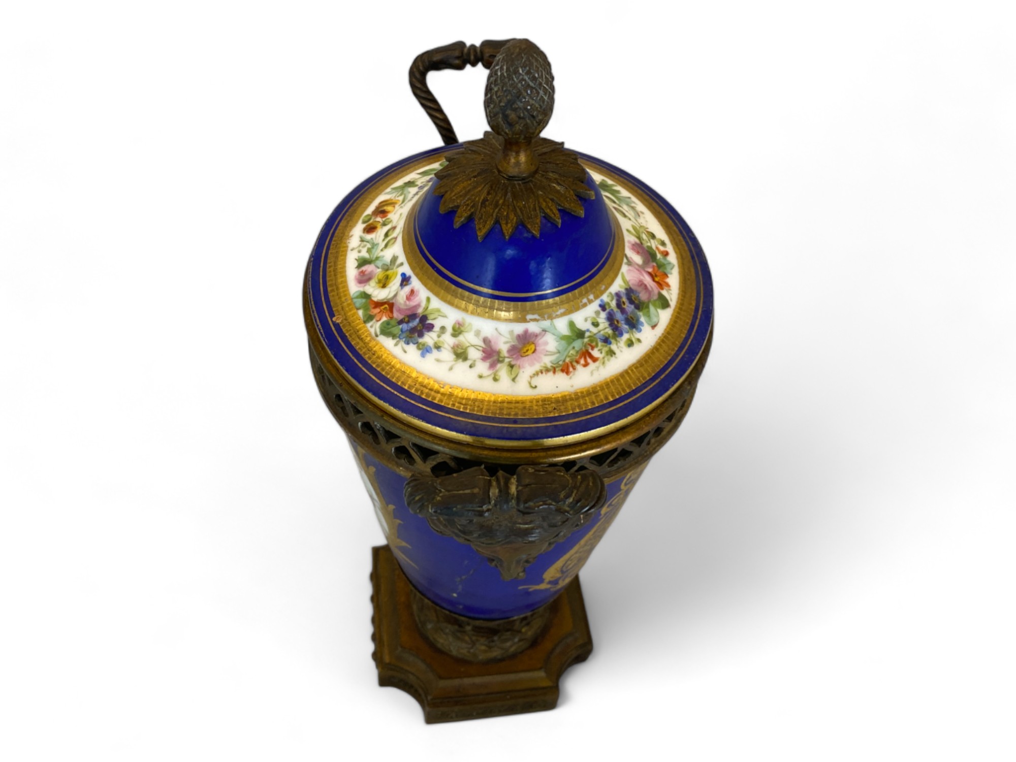 A 19th century Sèvres style porcelain and gilt bronze mounted beau bleu cup and cover - Image 5 of 10