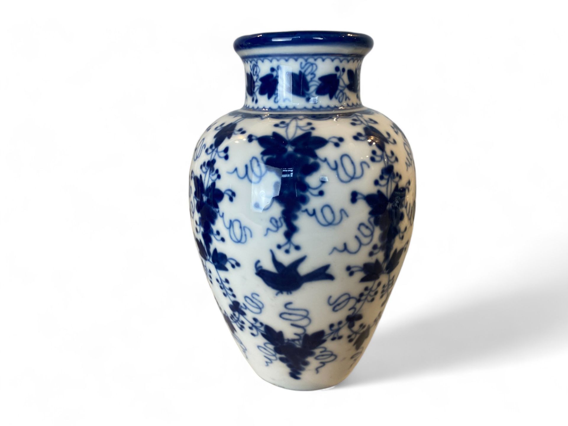 A collection of mostly English 19th century and later blue and white pottery and porcelain - Image 33 of 63