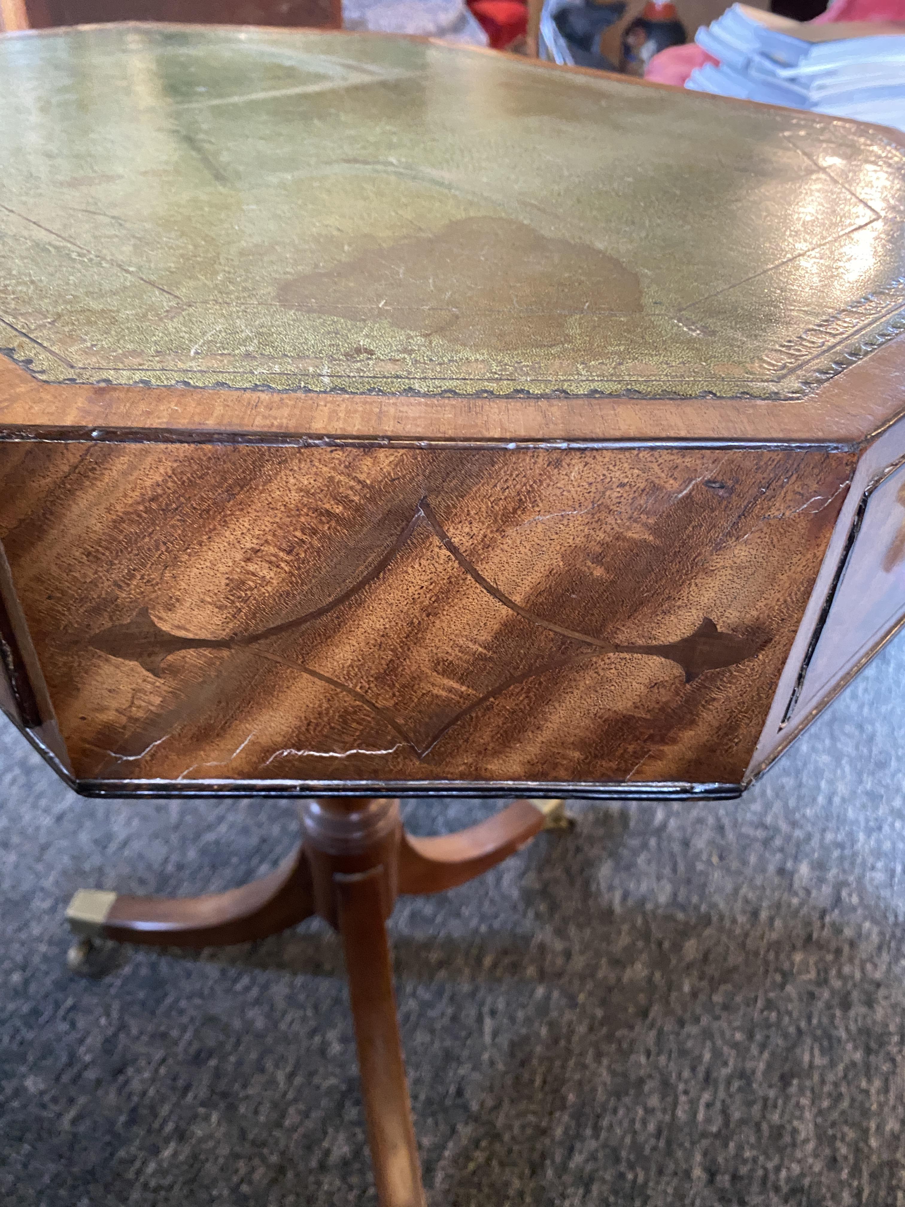 A small Regency mahogany and ebony marquetry octagonal centre table - Image 16 of 21