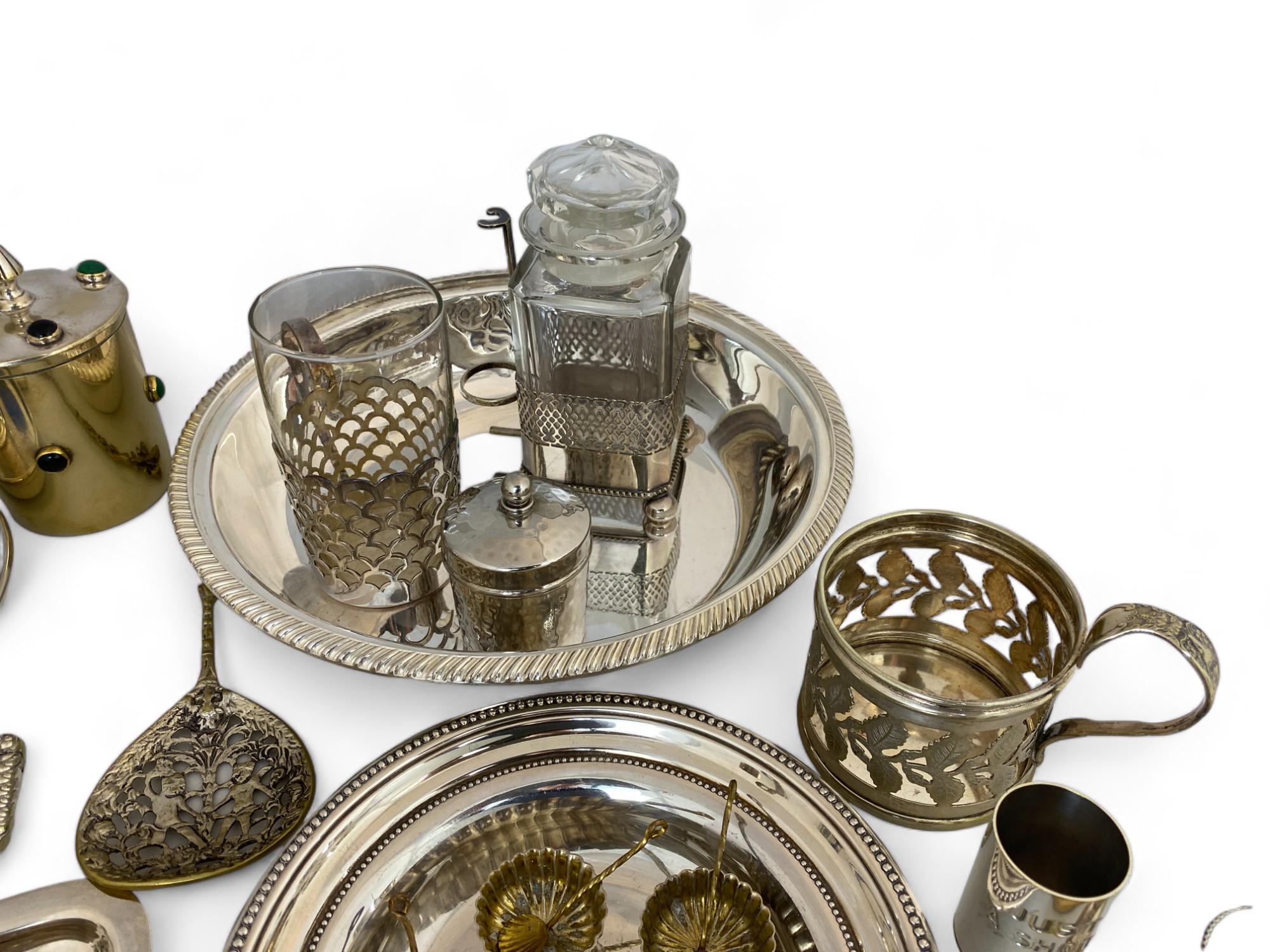 A group lot of silver plate and objects de vertu - Image 4 of 6