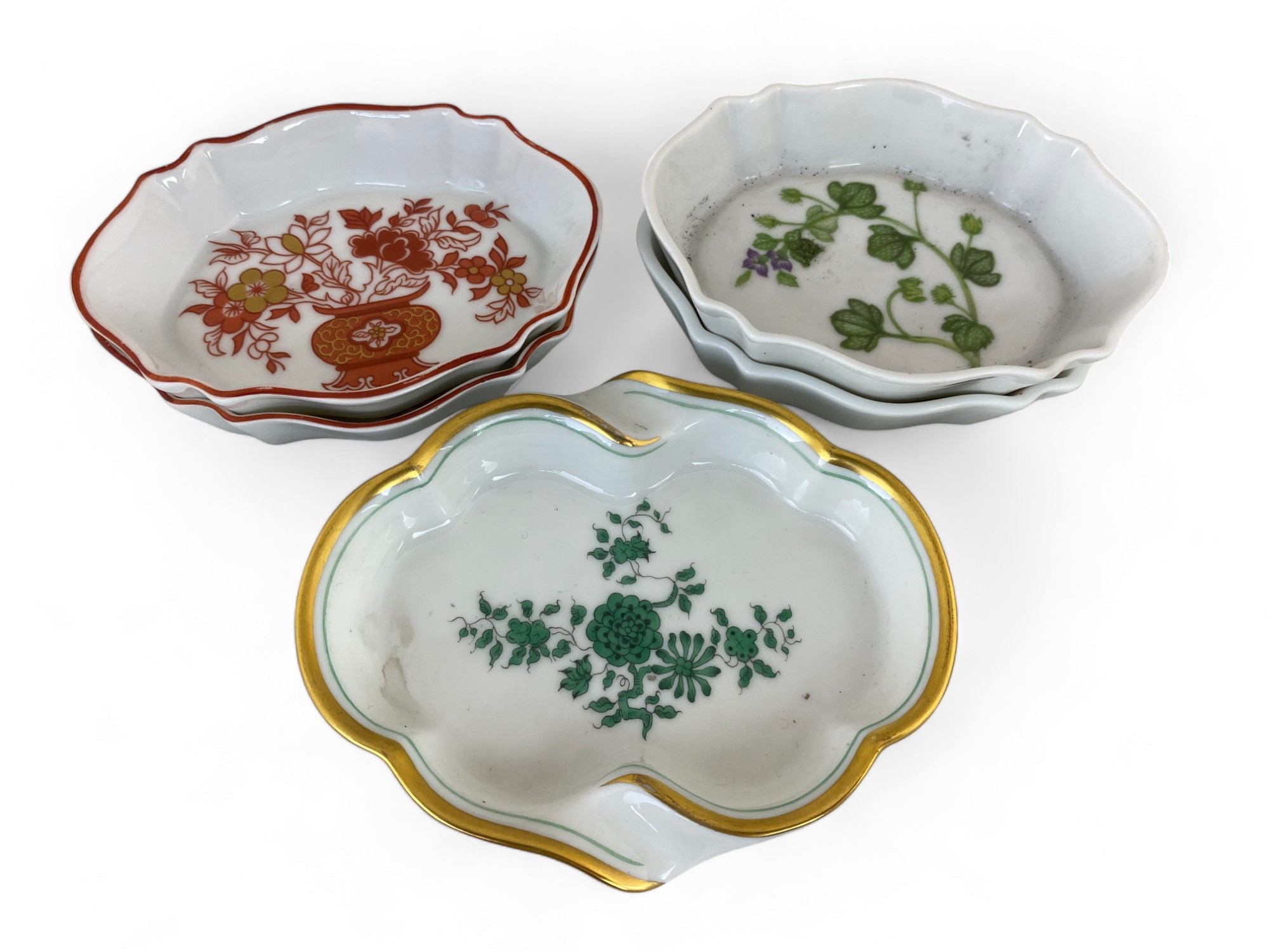 A quantity of decorative ceramics including a small quantity of small boxes - Image 11 of 22