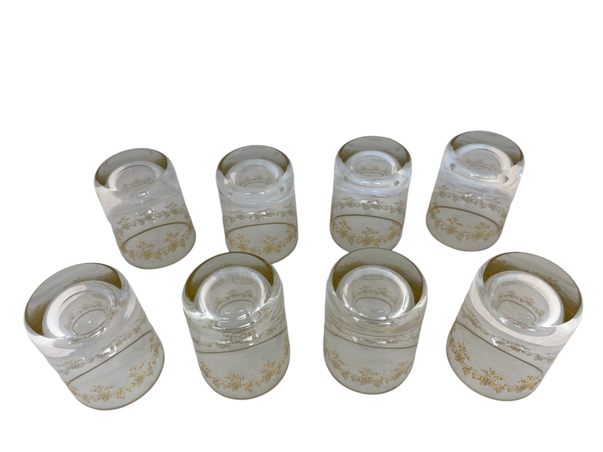 A set of eight Baccarat Recamier pattern glass and gilt foliate decorated tumblers - Image 5 of 6