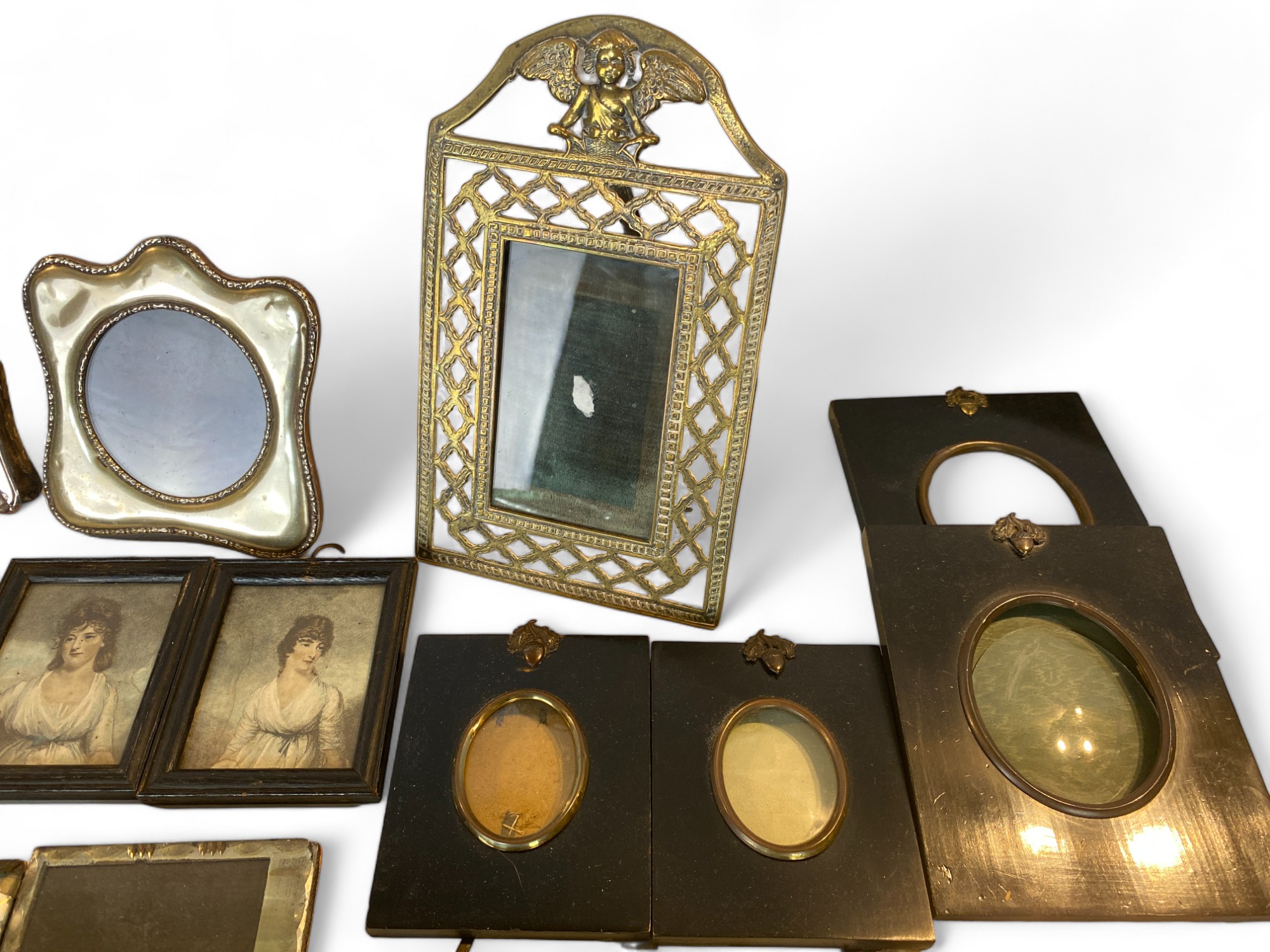 A group of small antique and vintage picture frames - Image 6 of 9