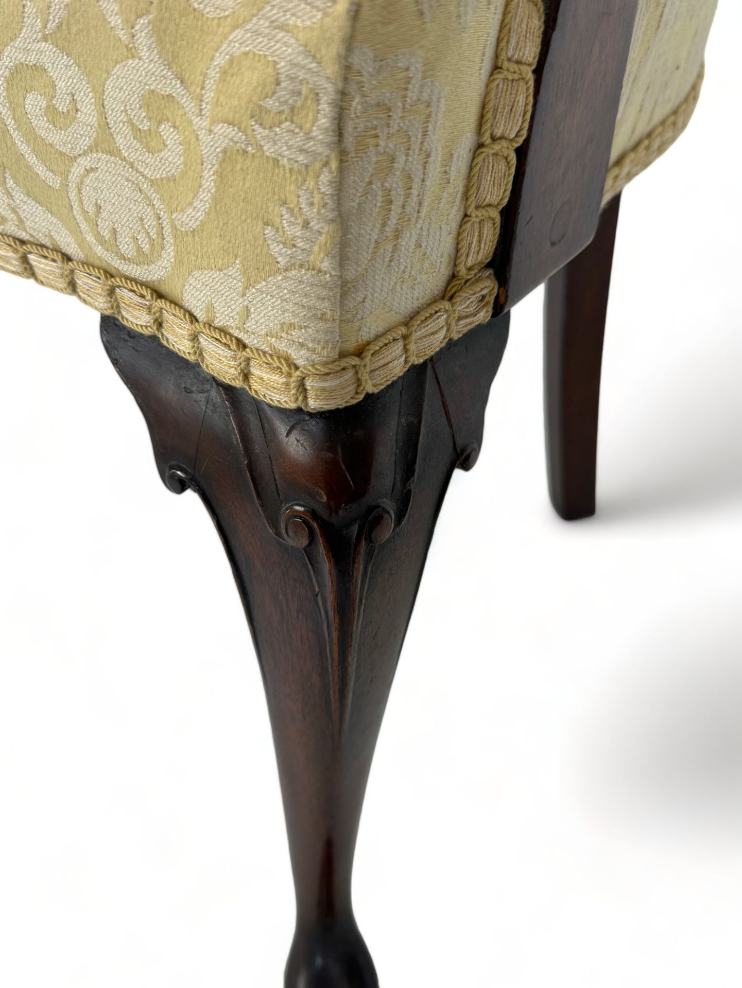 A late 19th century carved mahogany open armchair in the Georgian style - Image 3 of 5