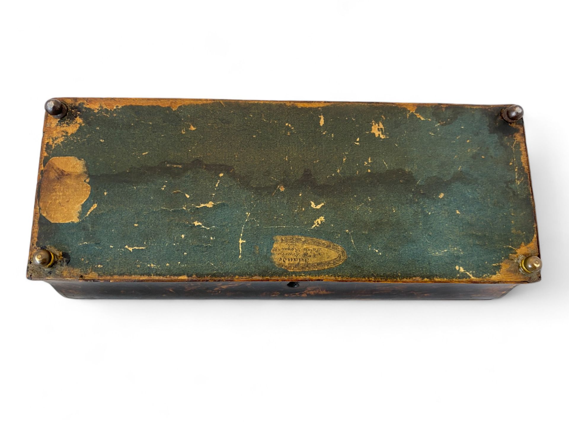 A mid 19th century French small burr walnut and cut steel decorated casket by Irlande, Palais Royal - Image 6 of 8