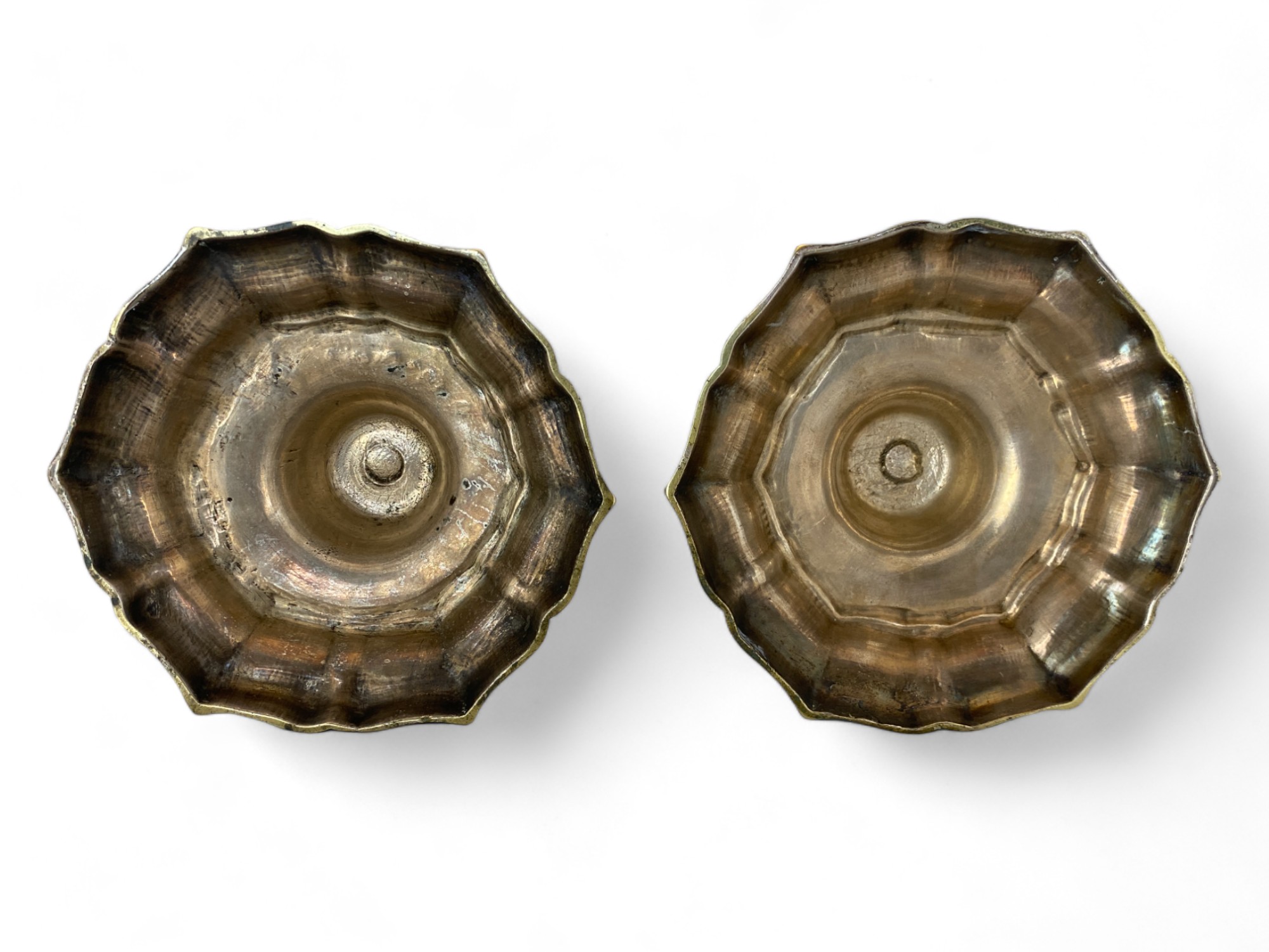 A closely matched pair of French Regence style silvered brass candlesticks, probably early 18th cent - Image 5 of 5