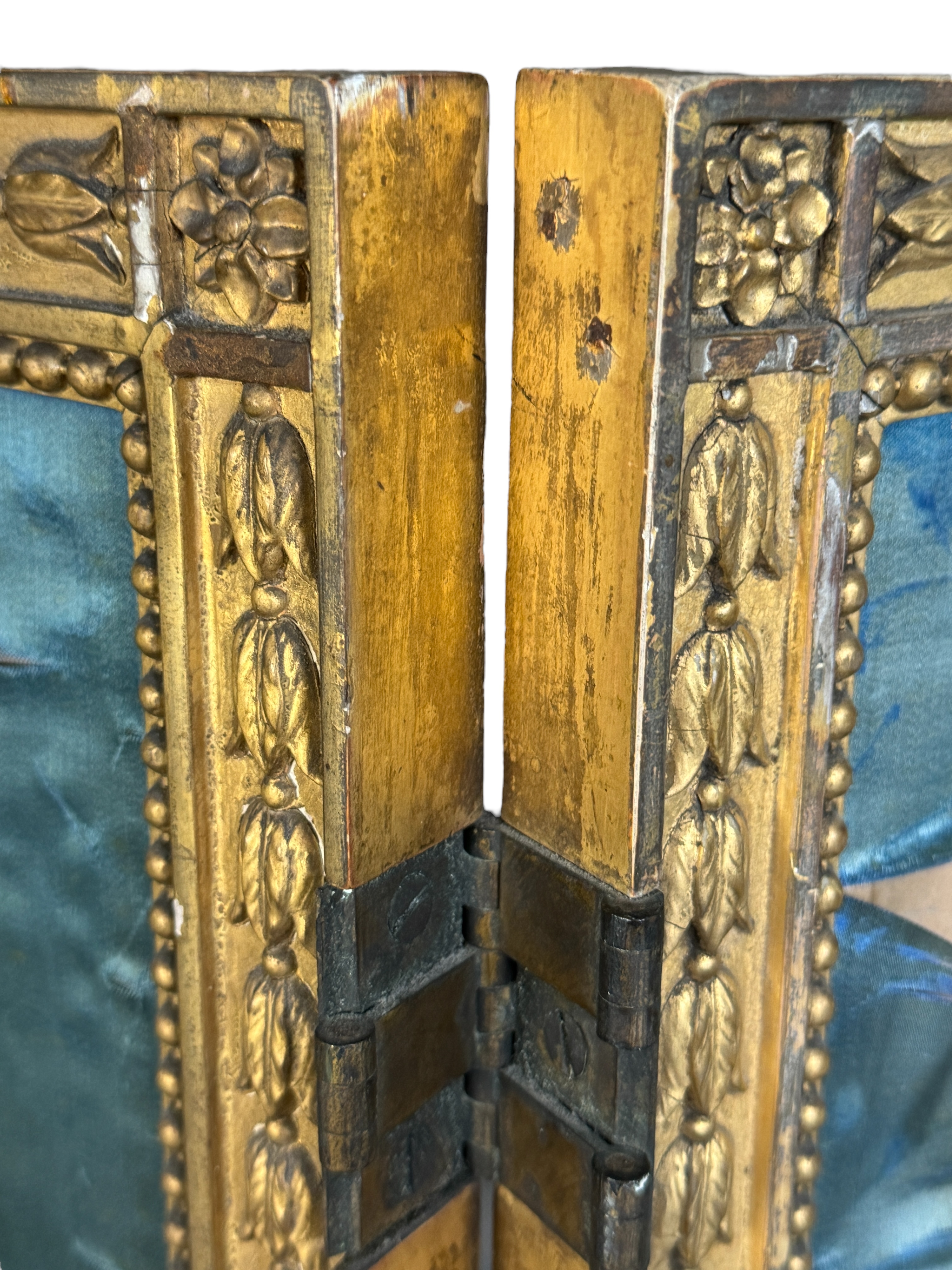 A 19th century French Louis XVI style four fold giltwood screen with panels of Chinese silk embroide - Image 4 of 5