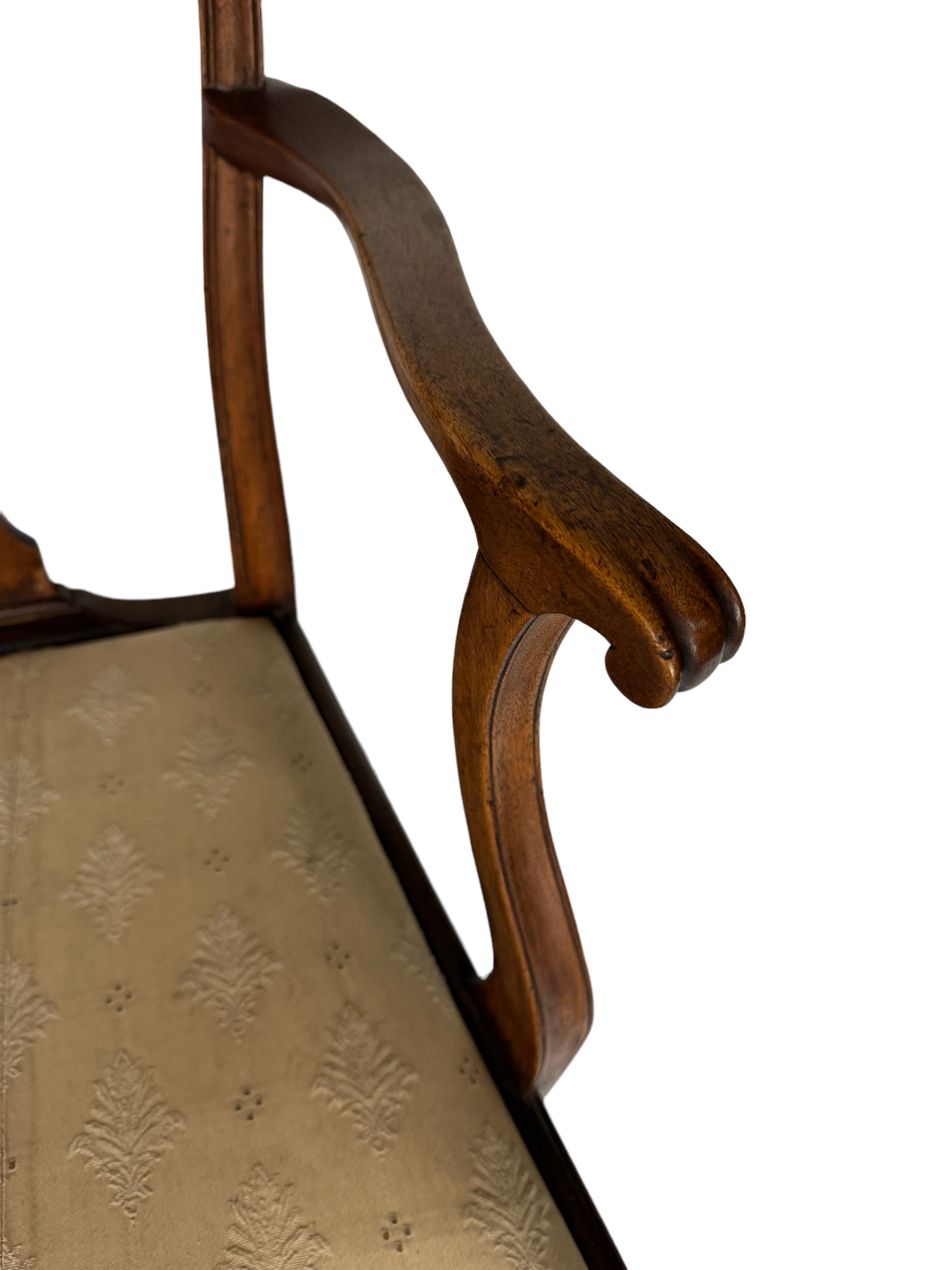 A George III mahogany quadruple chair back settee - Image 4 of 4