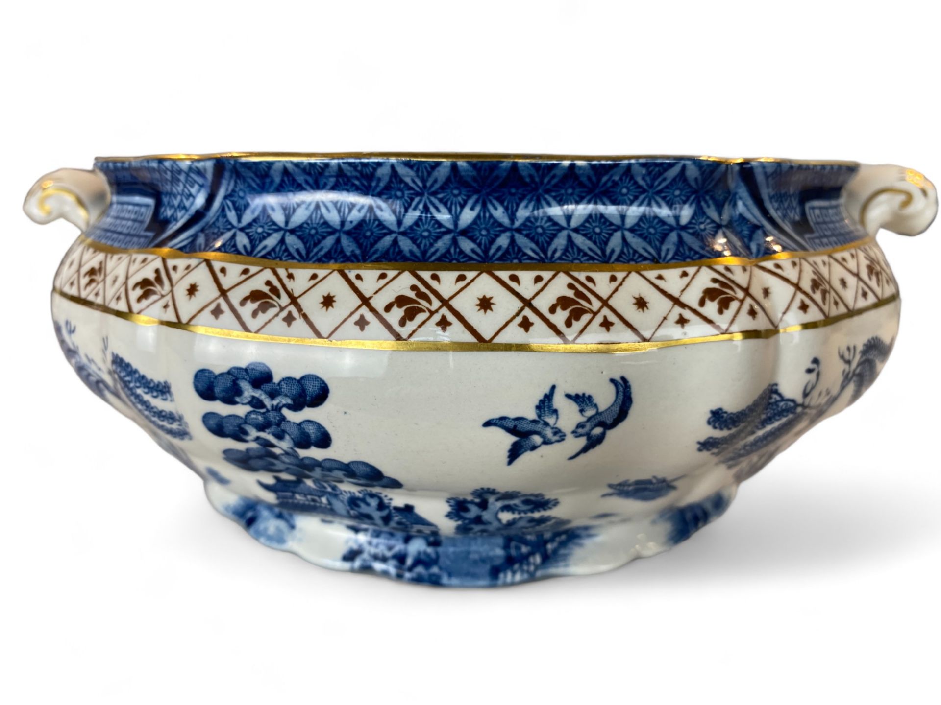A collection of mostly English 19th century and later blue and white pottery and porcelain - Image 25 of 63