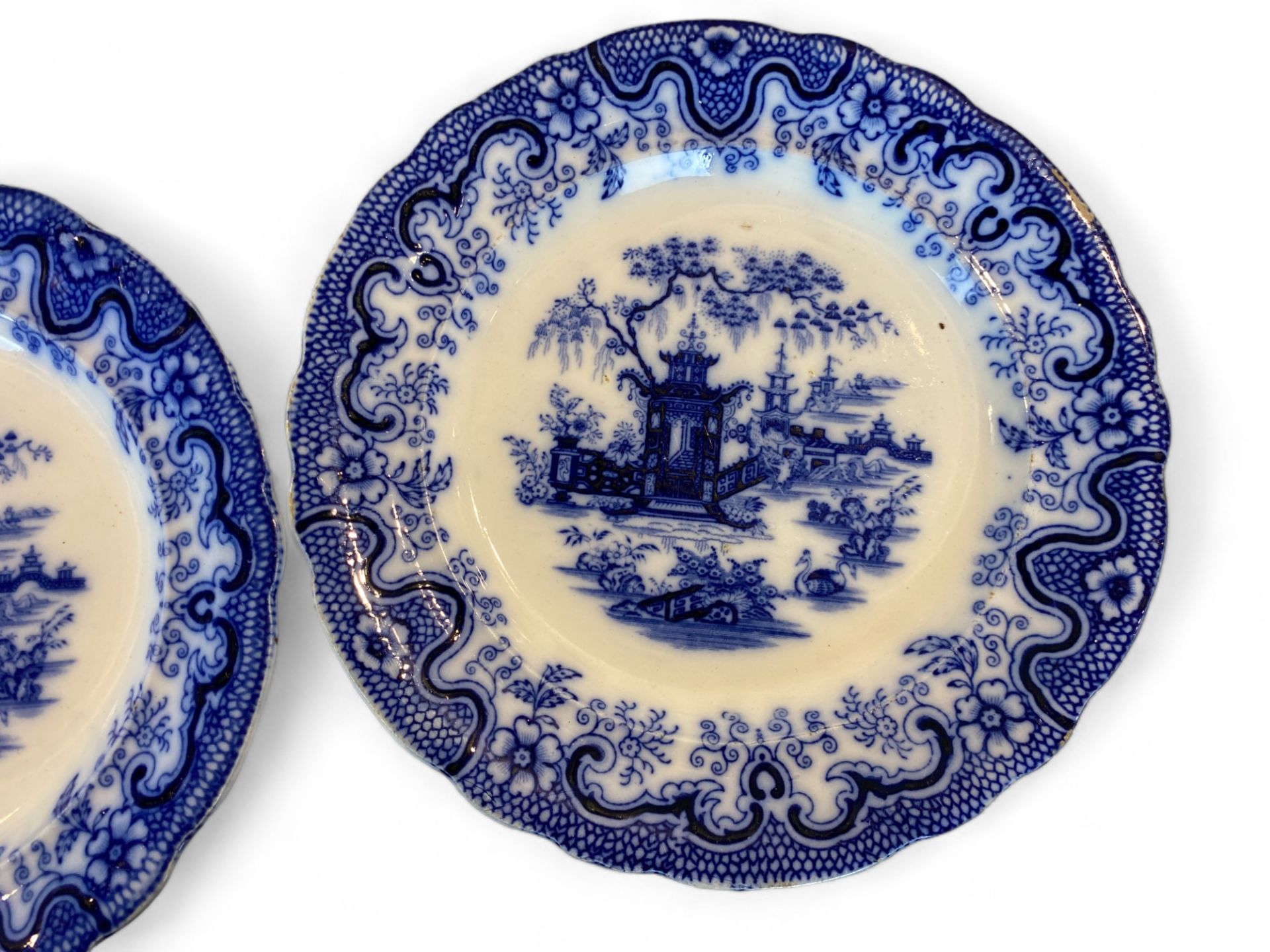 A collection of mostly English 19th century and later blue and white pottery and porcelain - Image 40 of 63