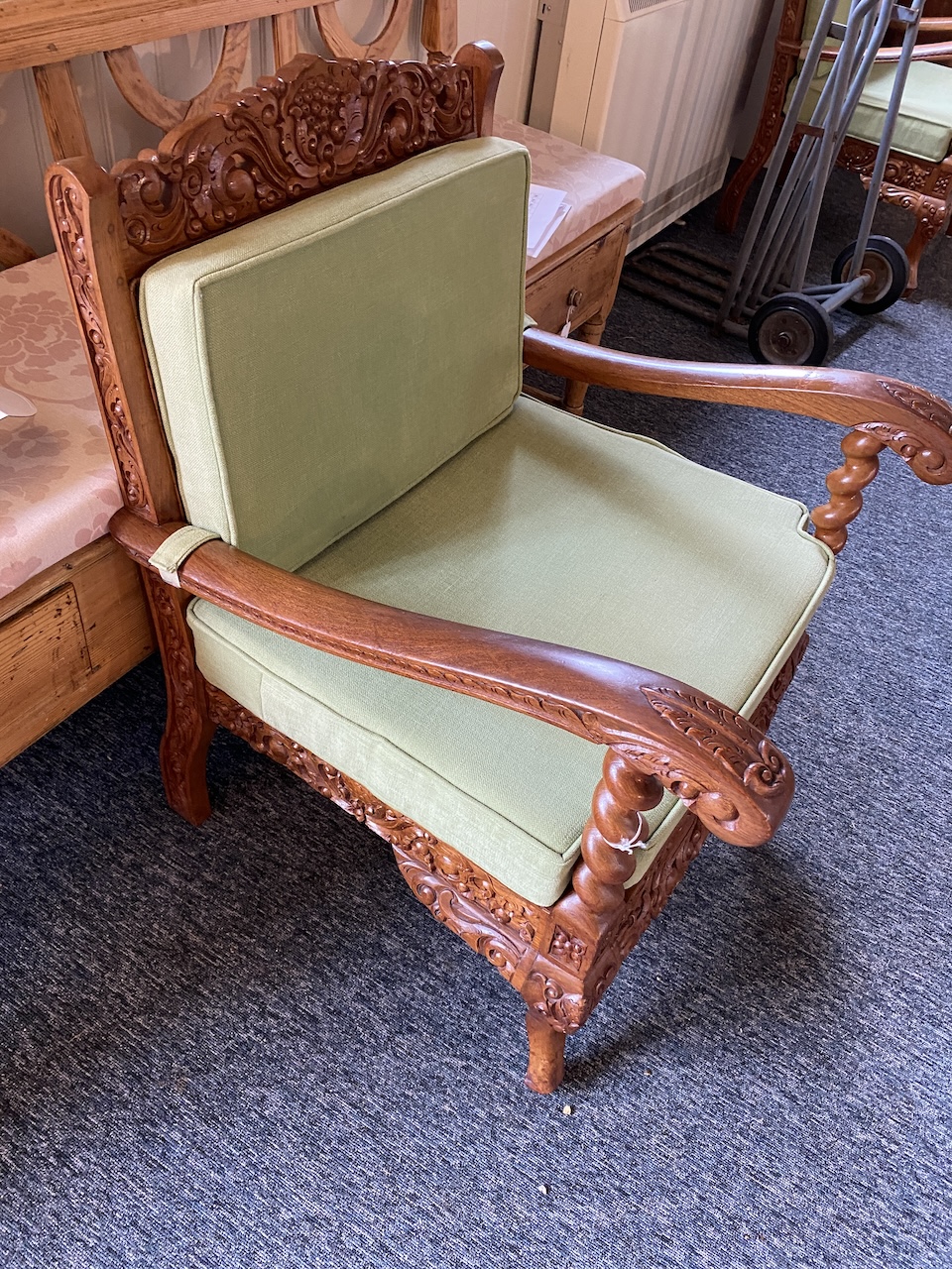 A Jepara carved hardwood four-piece salon suite comprising a settee and three armchairs - Image 9 of 9