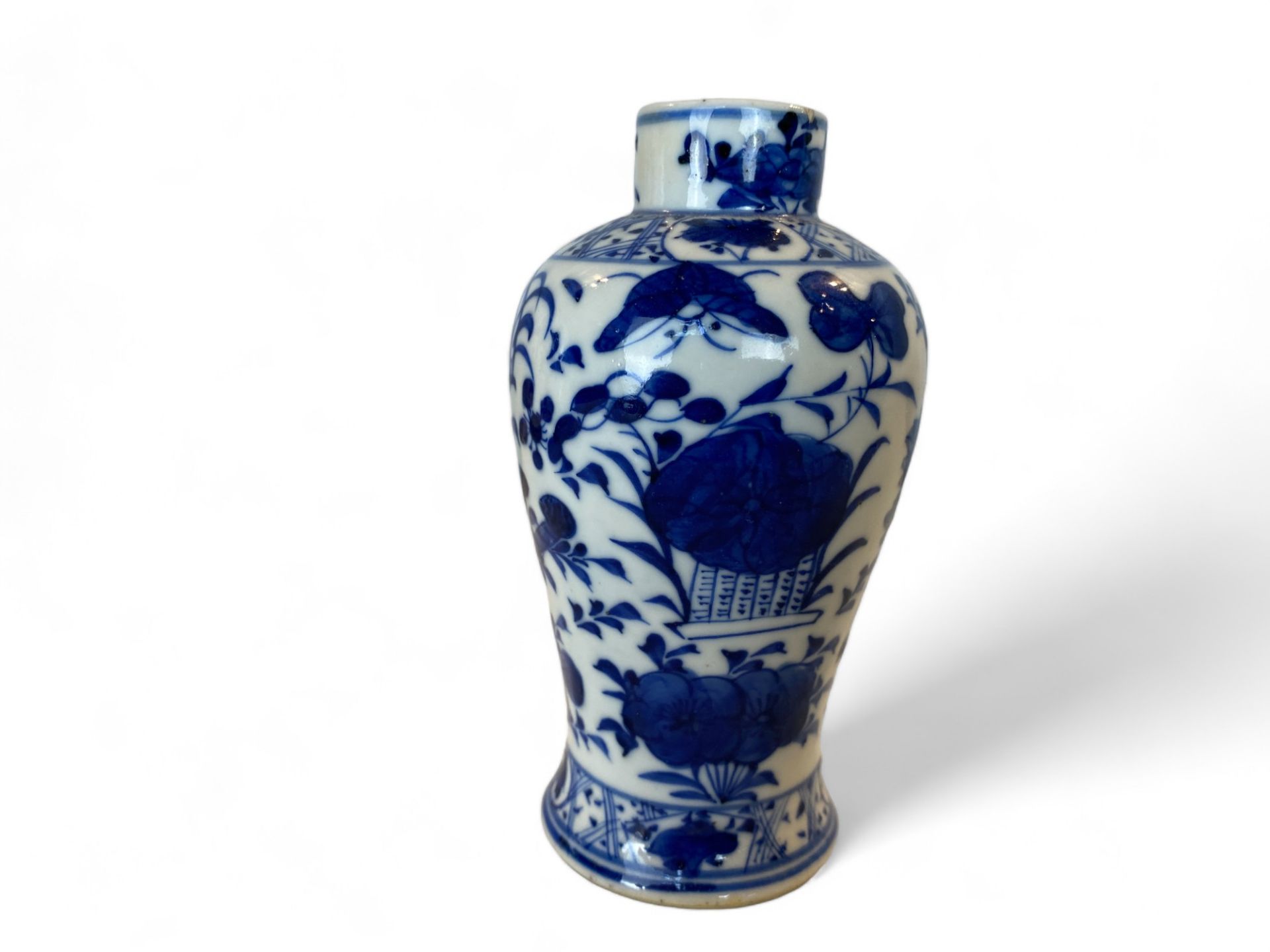 A collection of mostly English 19th century and later blue and white pottery and porcelain - Image 49 of 63